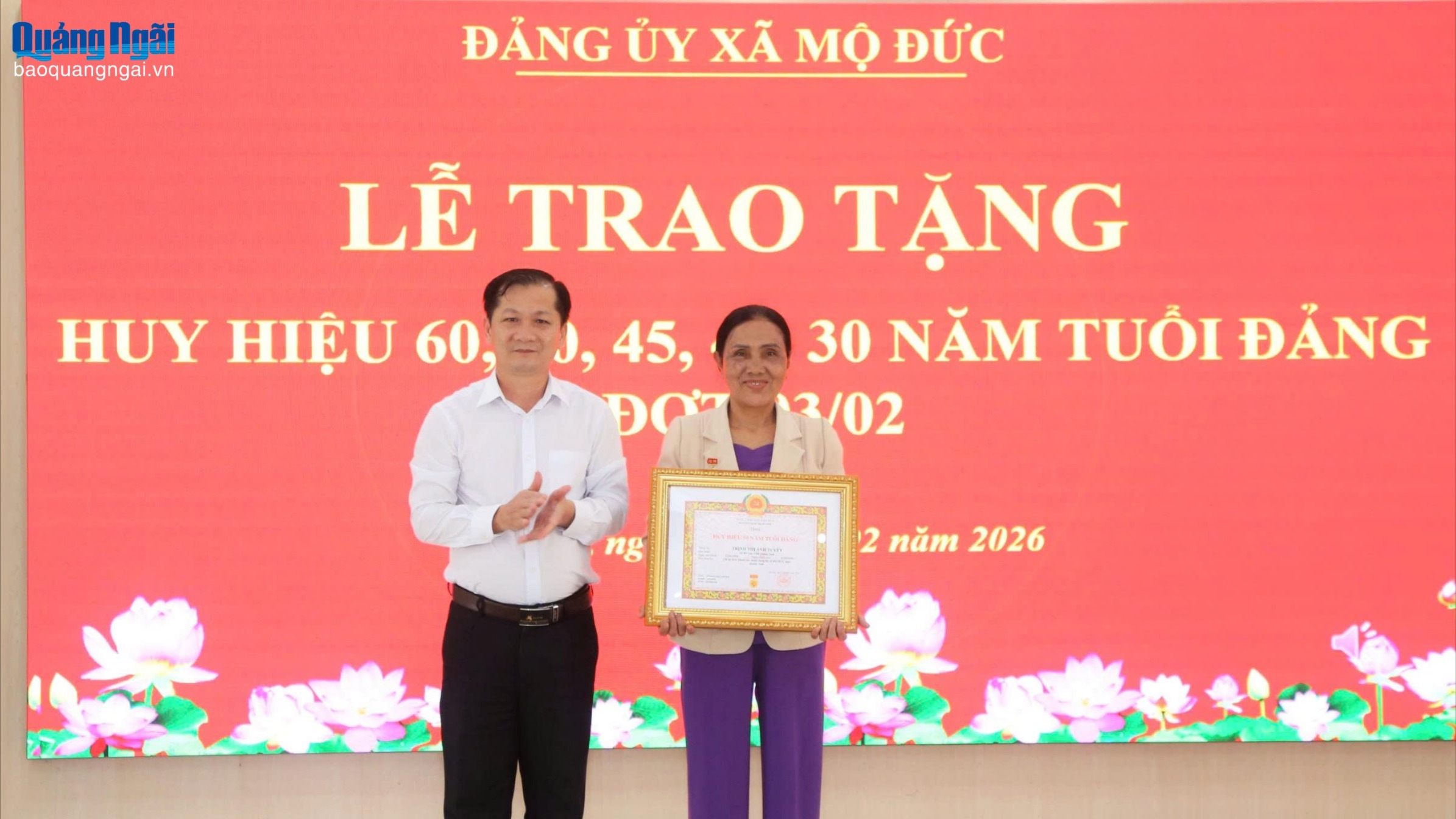 Mộ Đức trao Huy hiệu Đảng đợt 3/2 cho đảng viên