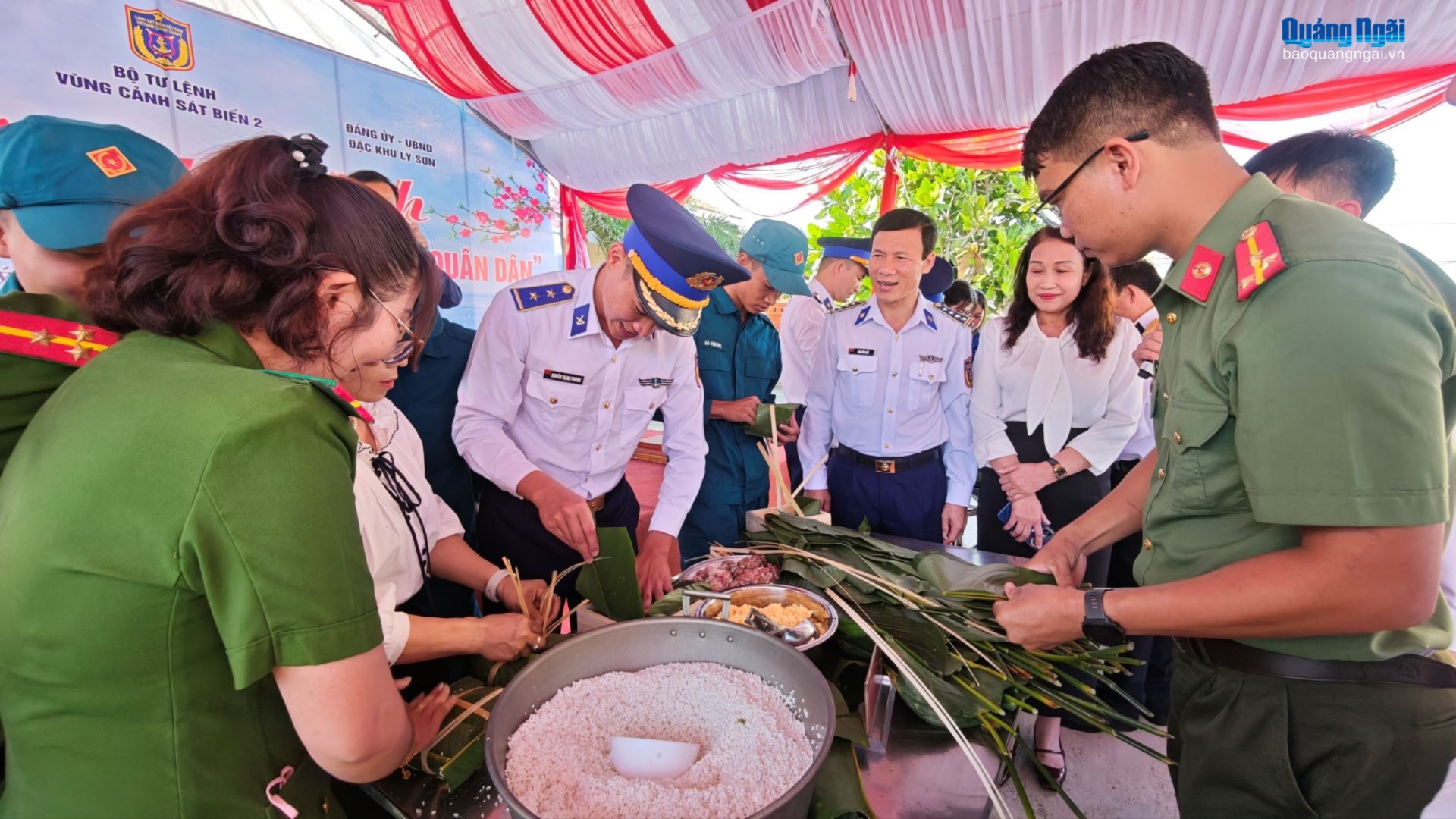 Thắm tình quân dân ở Lý Sơn