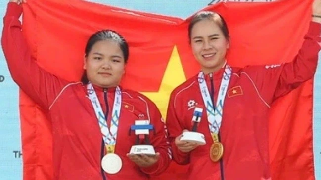 Xạ thủ Nguyễn Thùy Trang đánh bại đương kim HCĐ Olympic, đoạt HCV bắn súng châu Á