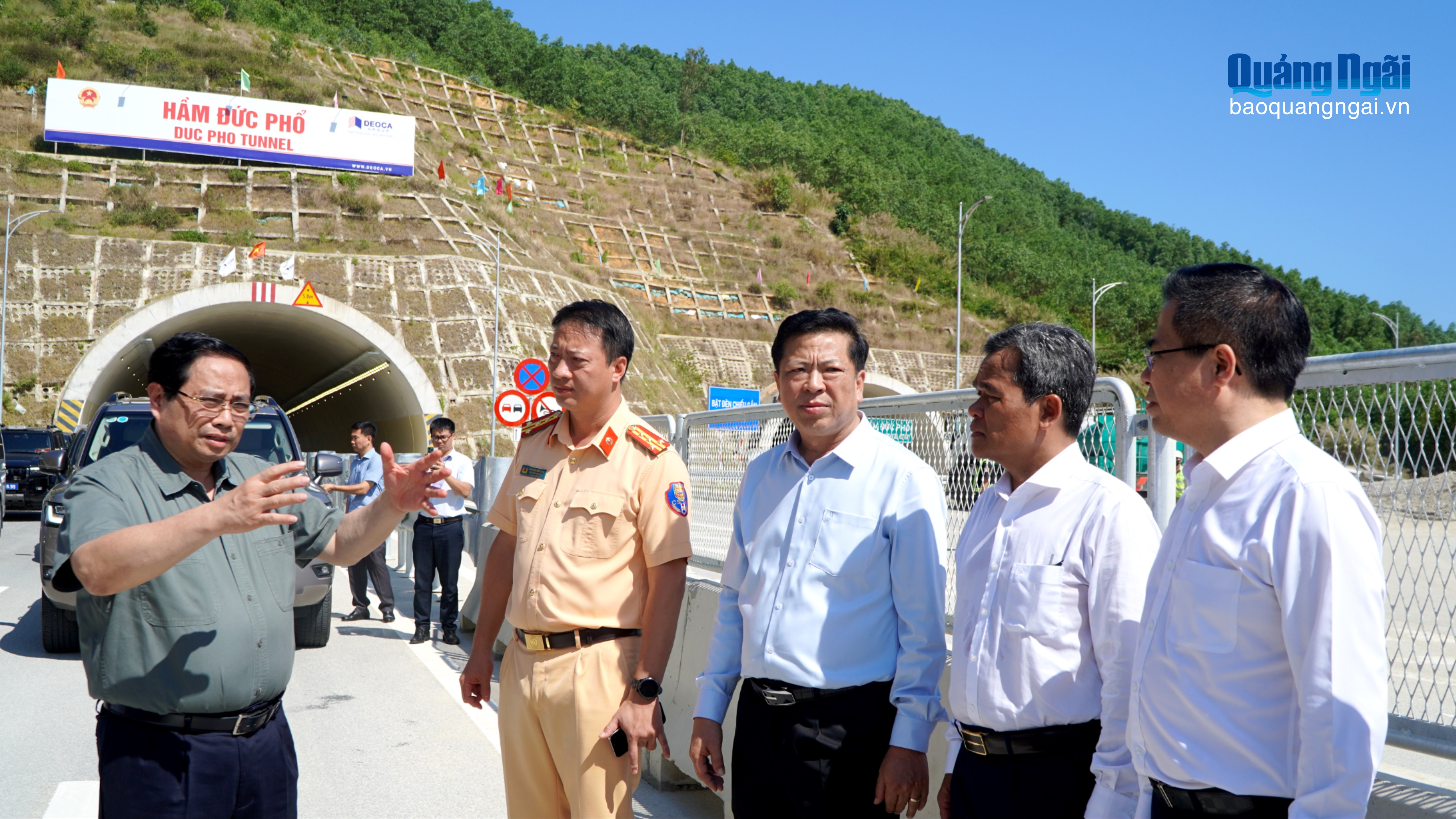 Thủ tướng Chính phủ Phạm Minh Chính thị sát cao tốc Quảng Ngãi - Hoài Nhơn
