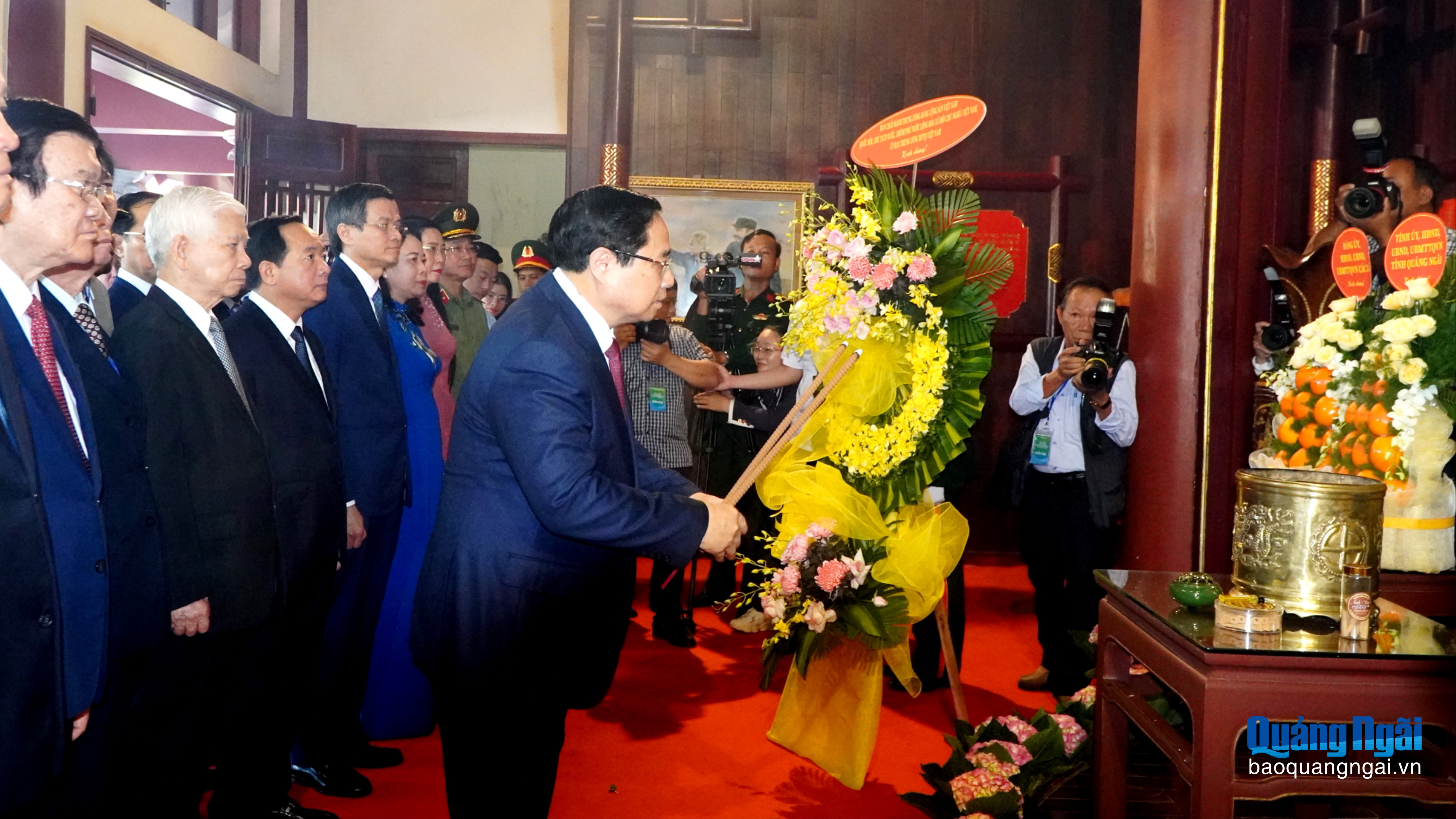 Lãnh đạo Đảng, Nhà nước dâng hương tưởng nhớ Thủ tướng Phạm Văn Đồng