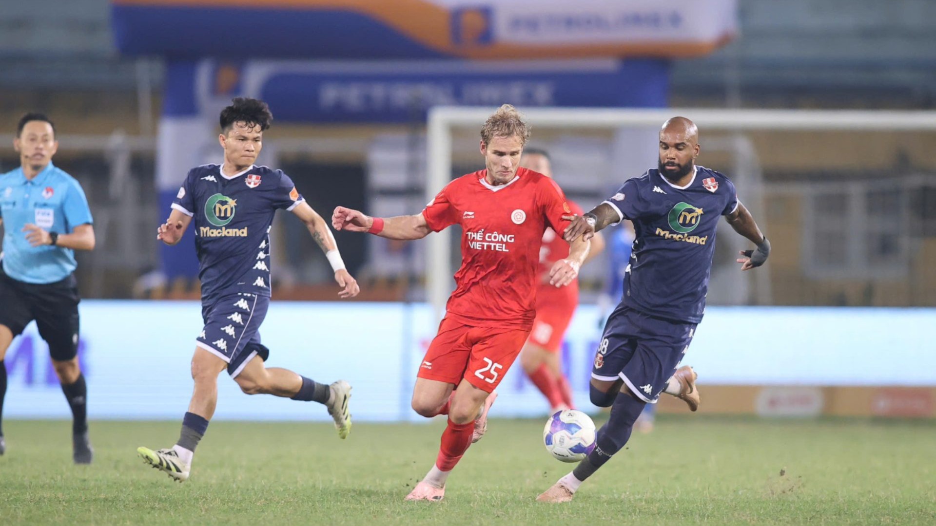 V-League 2025 - 2026: Chỉ còn là cuộc đua song mã?