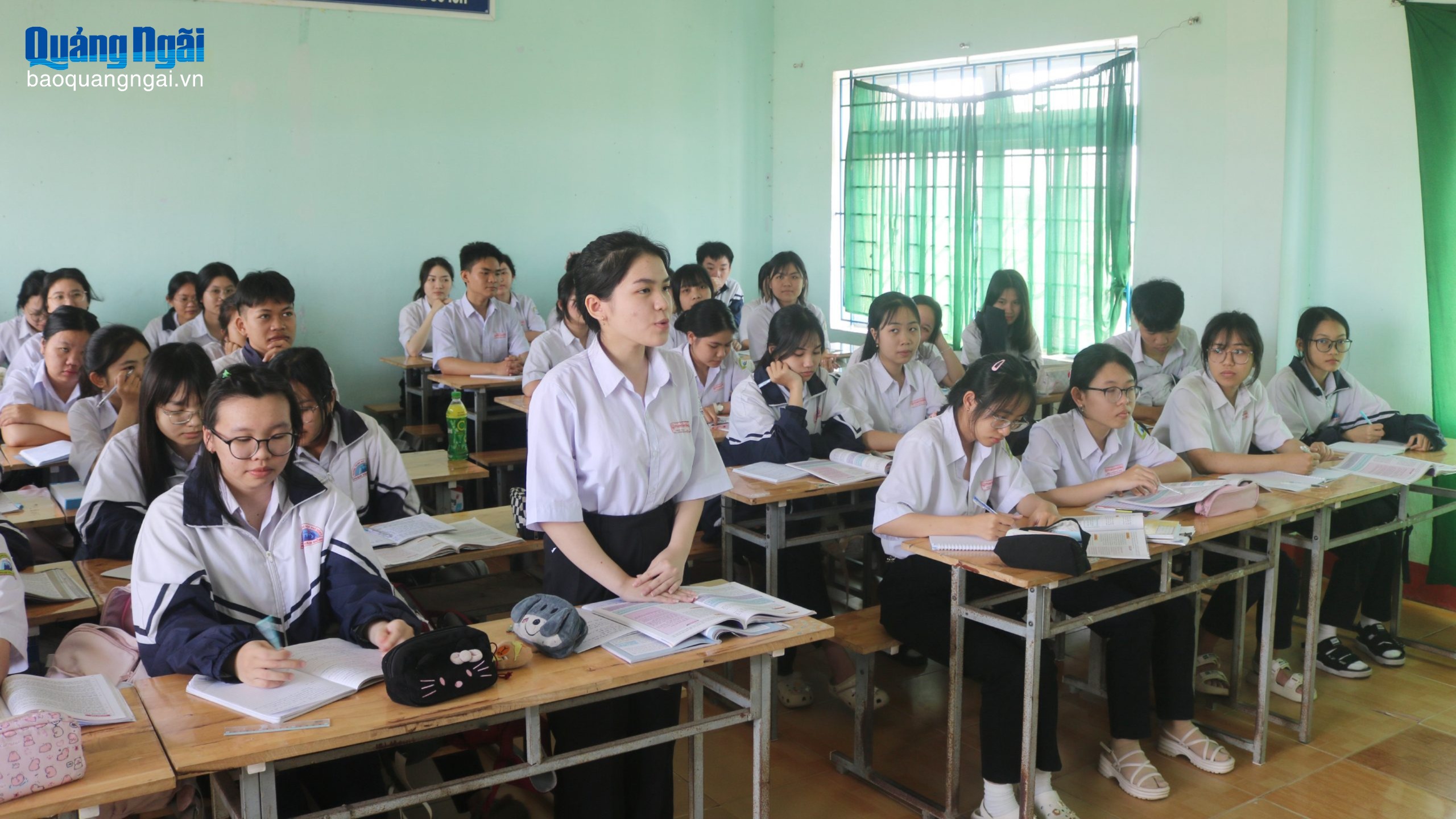 Học sinh lớp 12 khẩn trương ôn tập thi tốt nghiệp