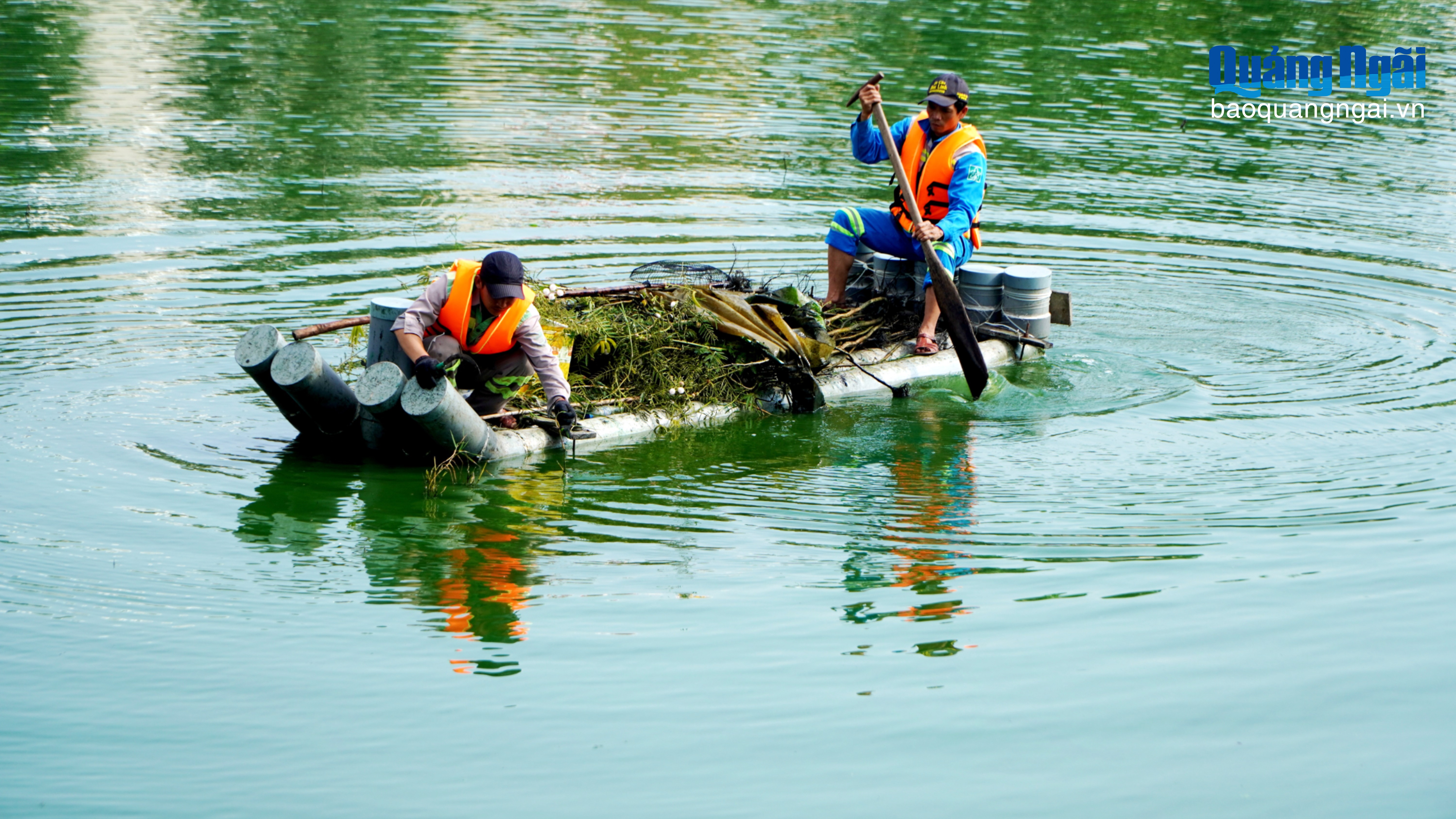 Tập trung xử lý mùi hôi của hồ điều hòa Nghĩa Chánh