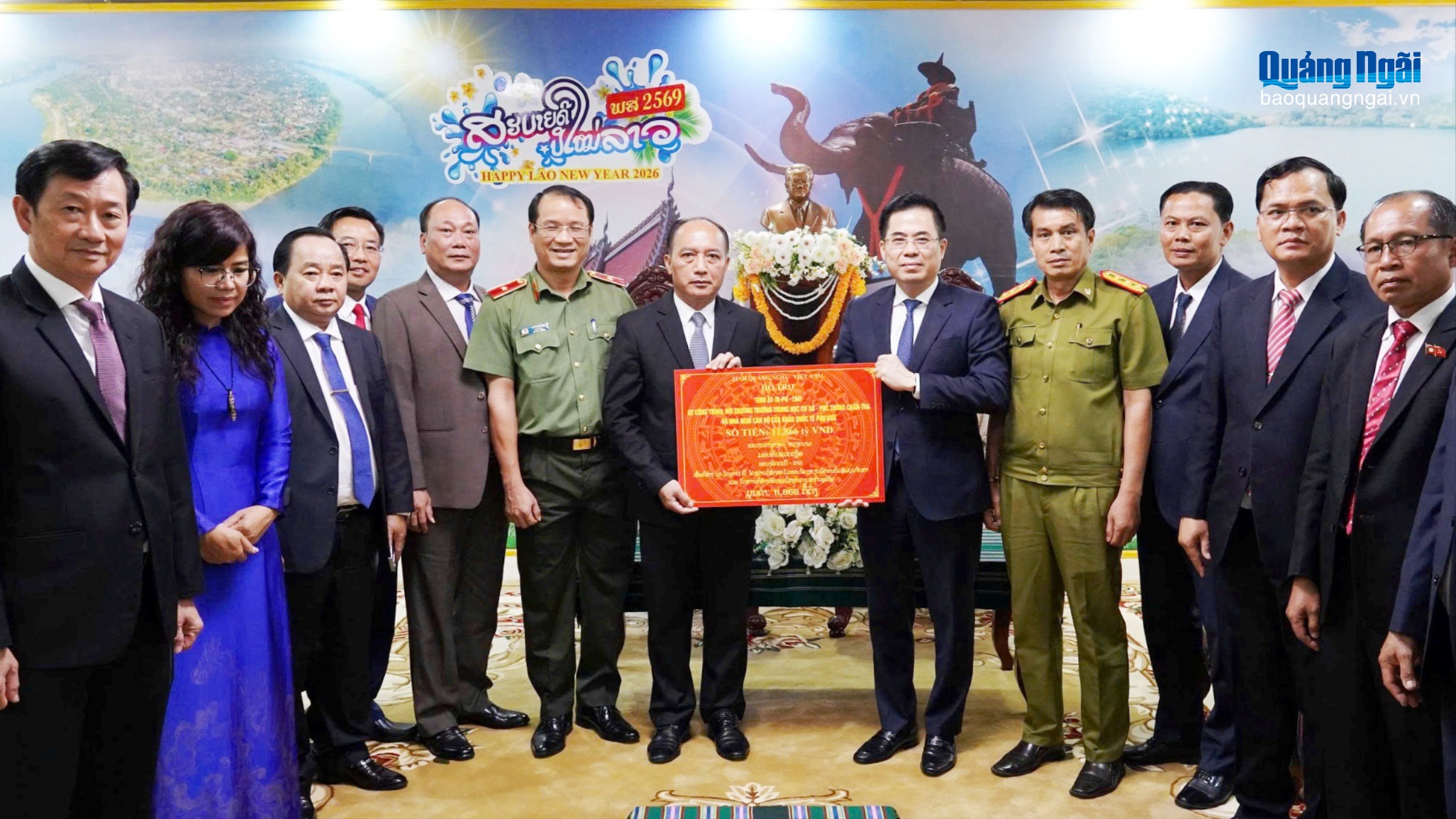 Đoàn công tác của tỉnh Quảng Ngãi thăm, chúc Tết cổ truyền Lào tại tỉnh Attapeu