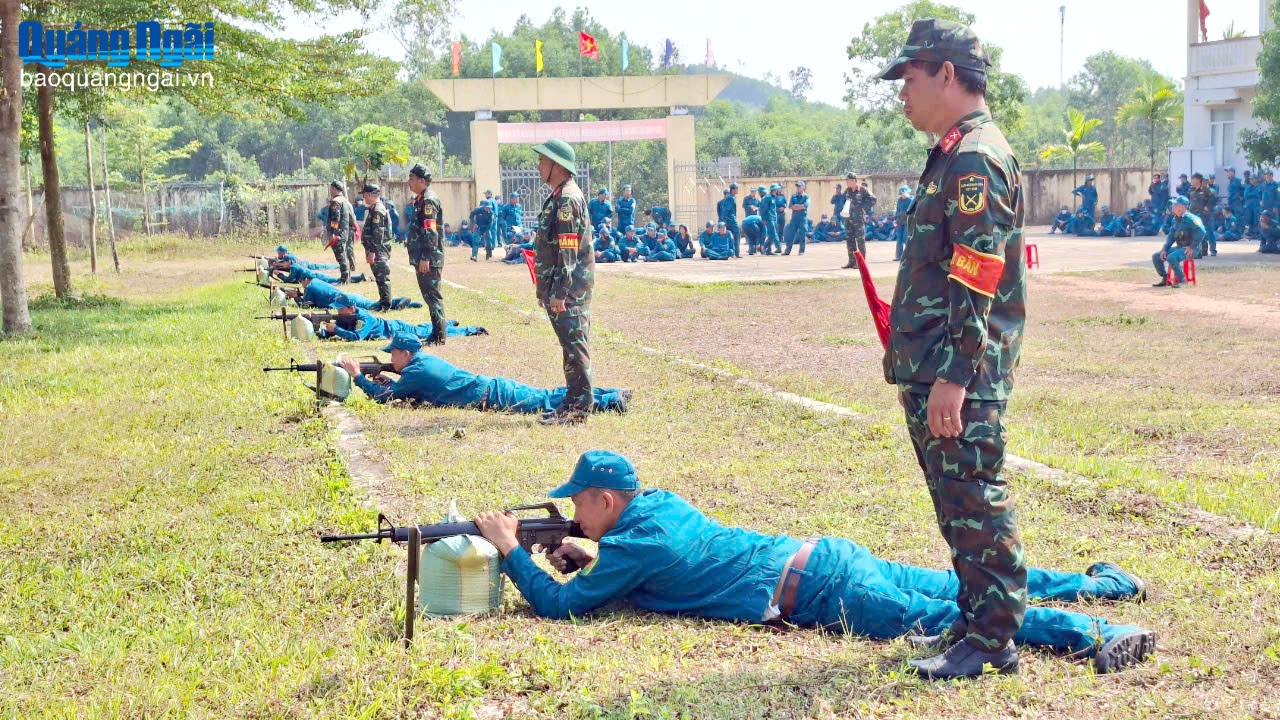 Trên thao trường huấn luyện