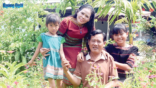 Những “vầng trăng khuyết” tỏa sáng (kỳ 1)