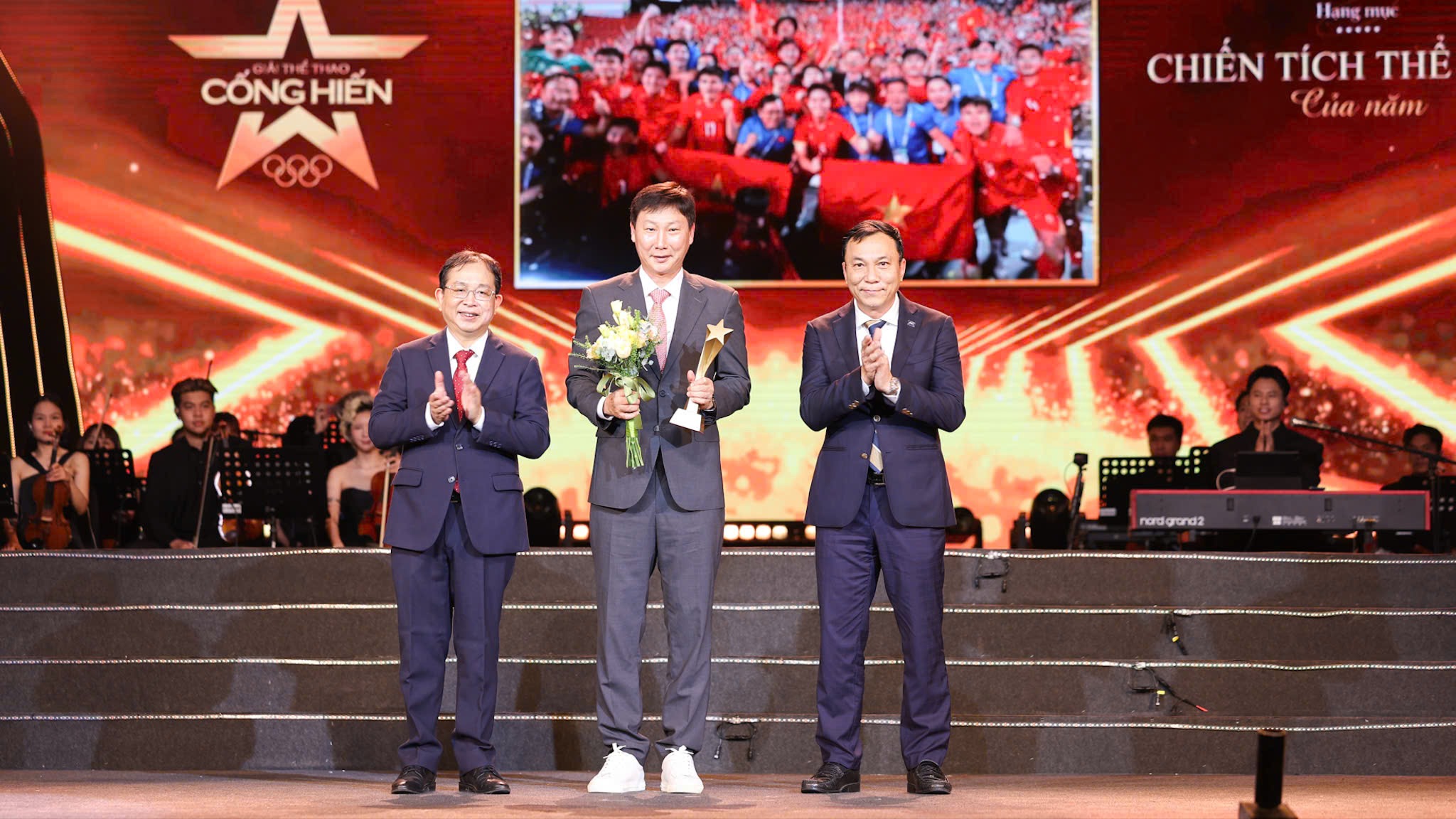 Giải thưởng Cống hiến vinh danh U22 Việt Nam và Đình Bắc