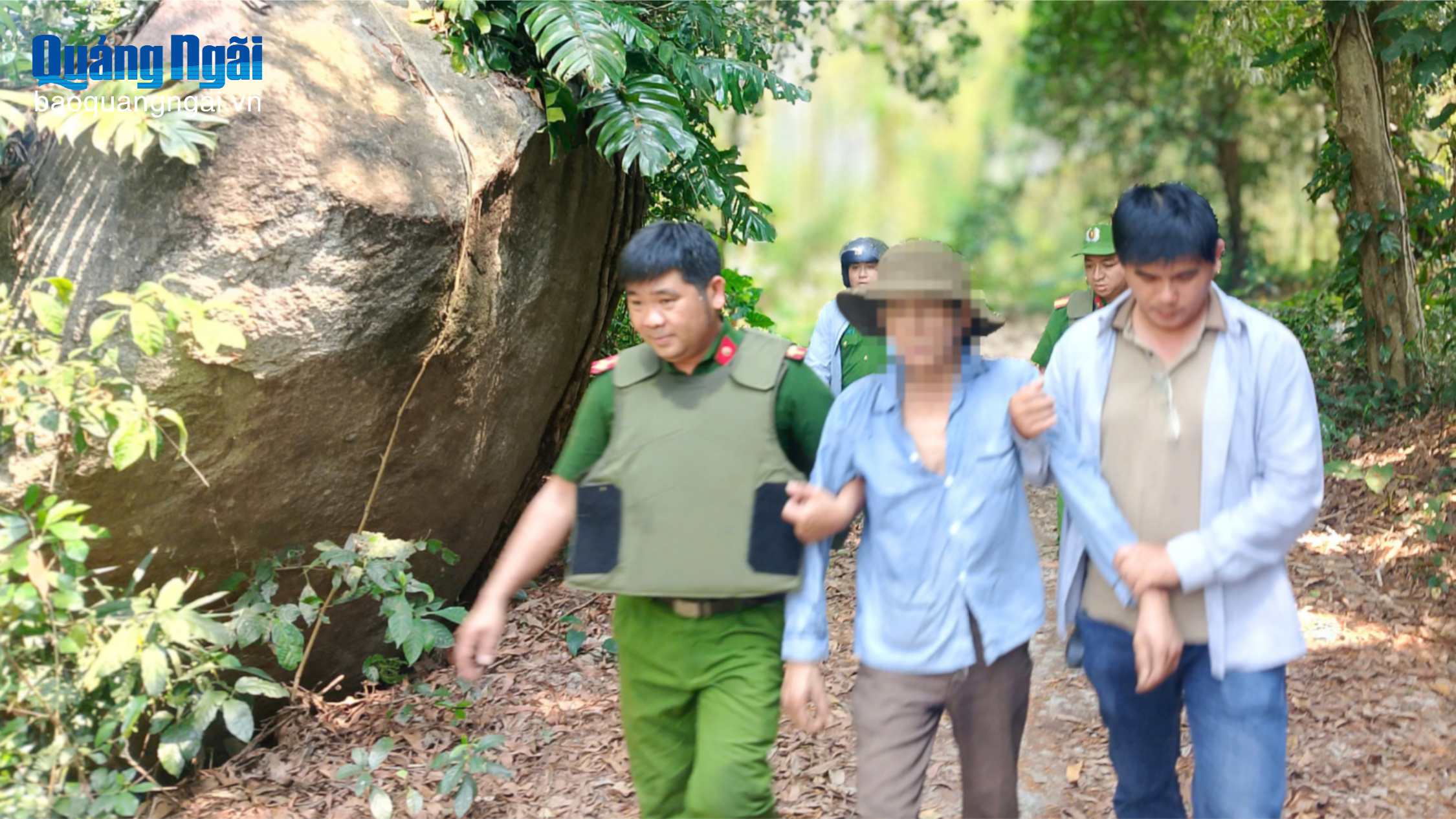 Bắt giữ đối tượng nghi rối loạn tâm thần tấn công người khác