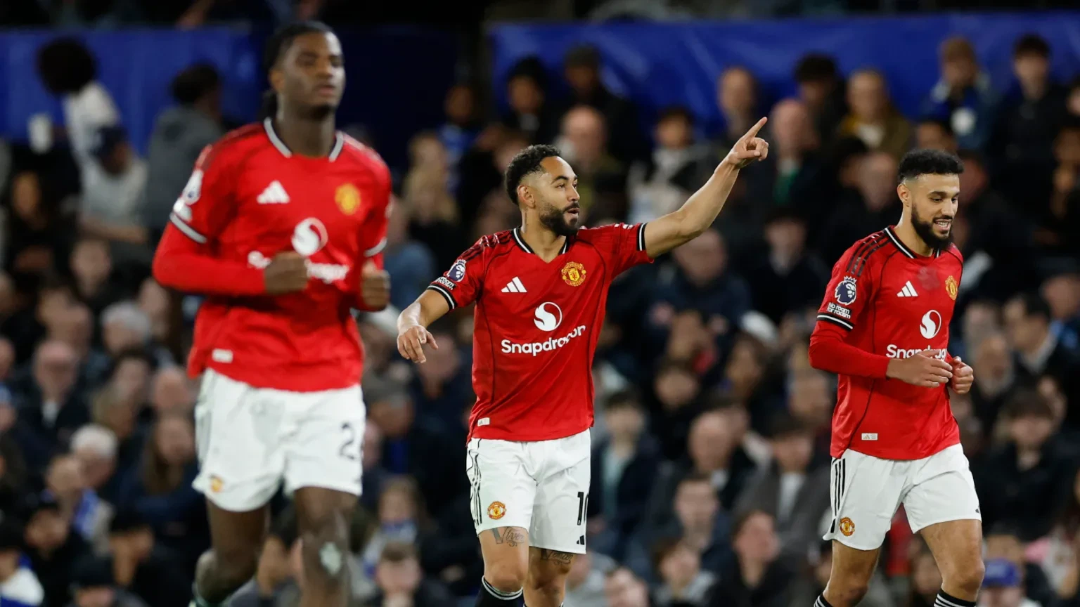 Man United tiến gần tấm vé dự UEFA Champions League