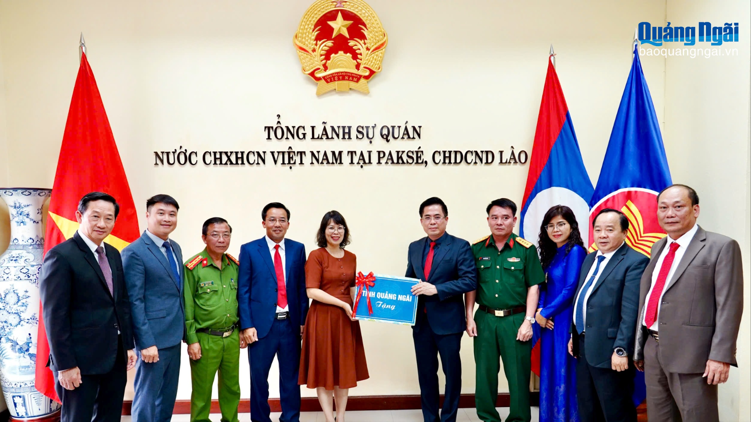 Đoàn công tác tỉnh Quảng Ngãi thăm Tổng Lãnh sự quán Việt Nam tại Pakse và Đội K53