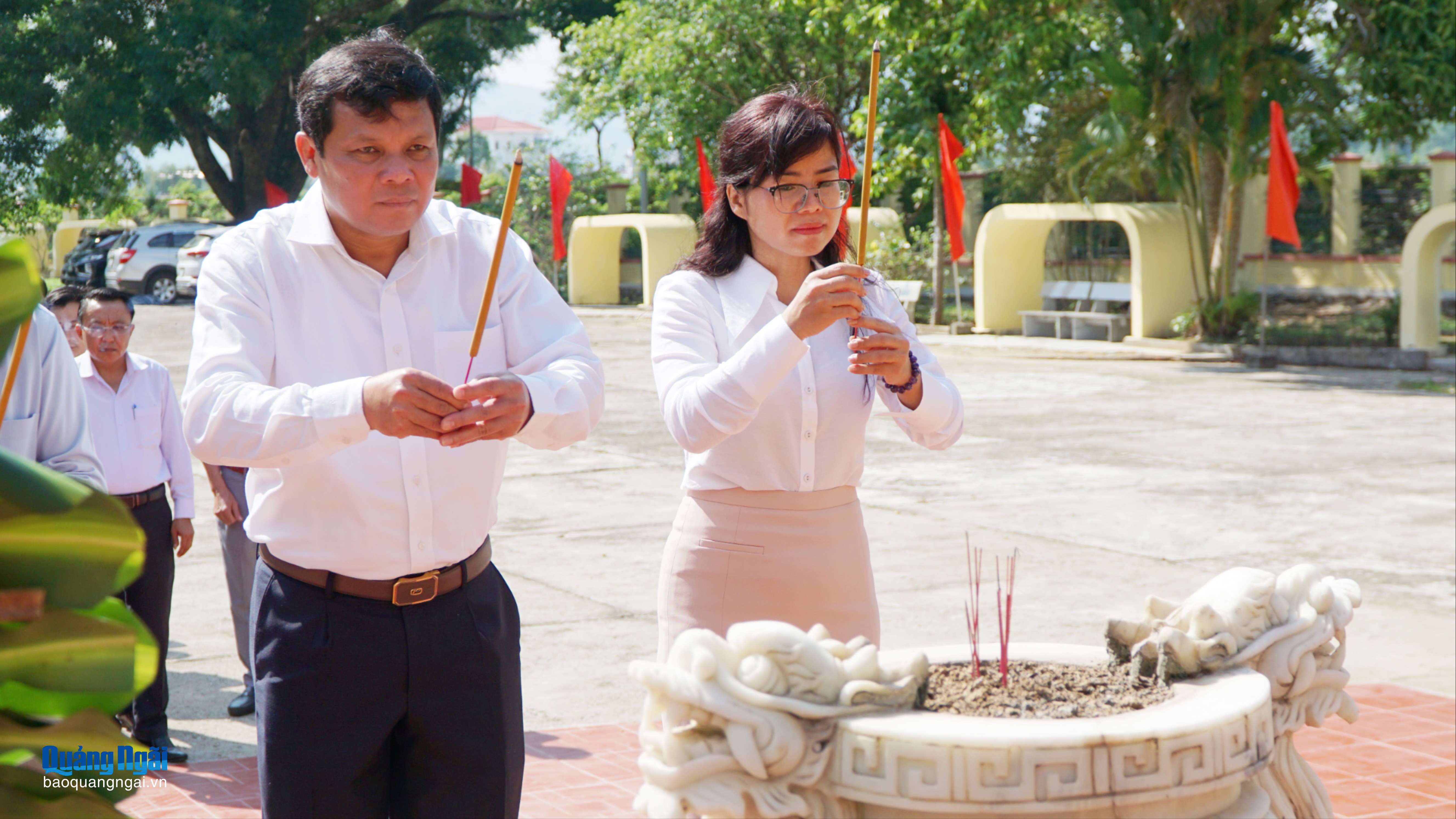 Lãnh đạo tỉnh dâng hoa, dâng hương tại Di tích lịch sử Ngục Kon Tum