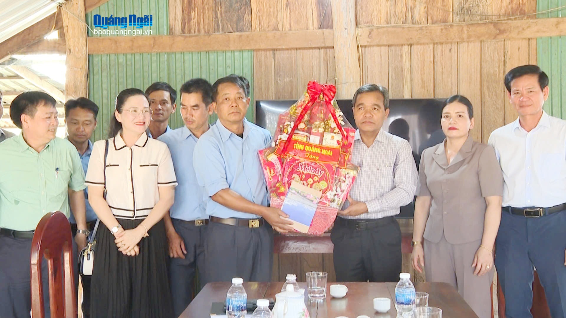 Bí thư Tỉnh ủy Hồ Văn Niên thăm, động viên Đội K52 làm nhiệm vụ tại Vương quốc Campuchia