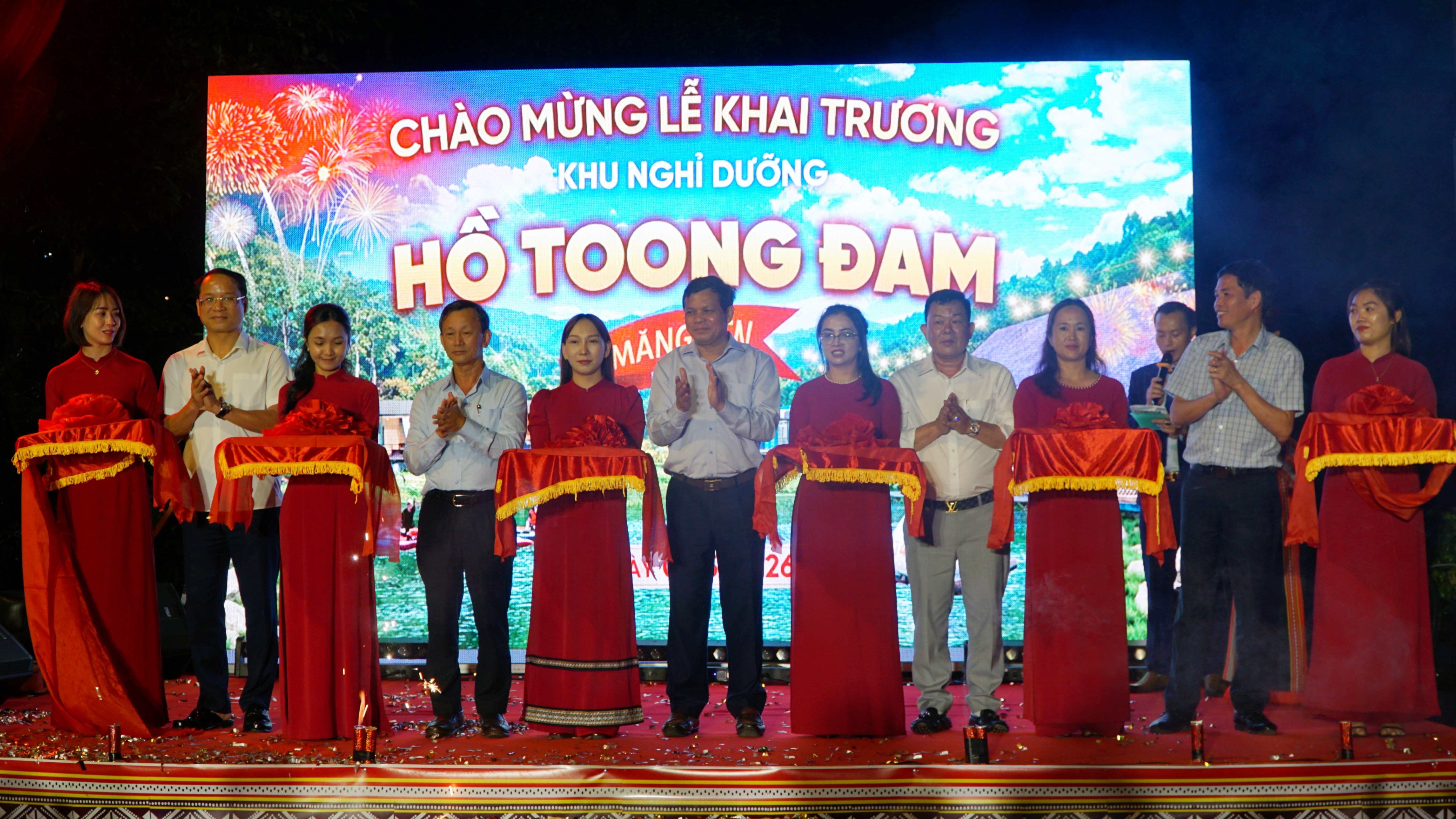 Khai trương điểm du lịch nghỉ dưỡng hồ Toong Đam