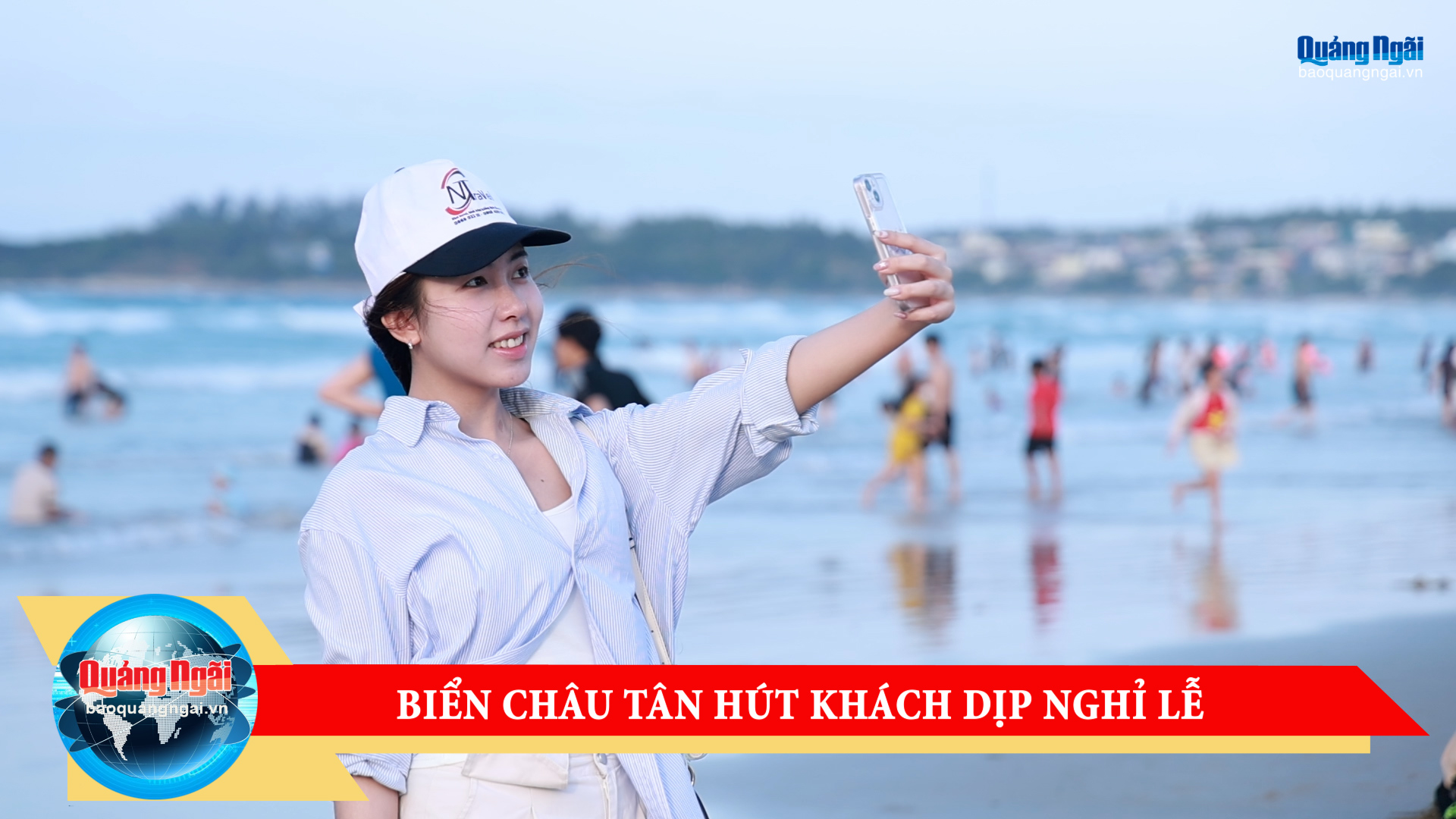 [Video]. Biển Châu Tân hút khách dịp nghỉ lễ