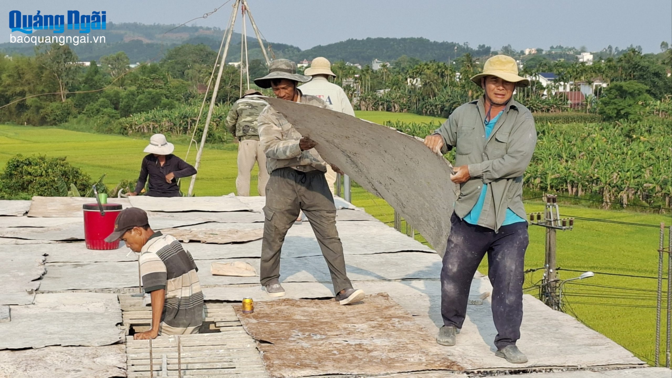 Nhọc nhằn nghề thợ xây