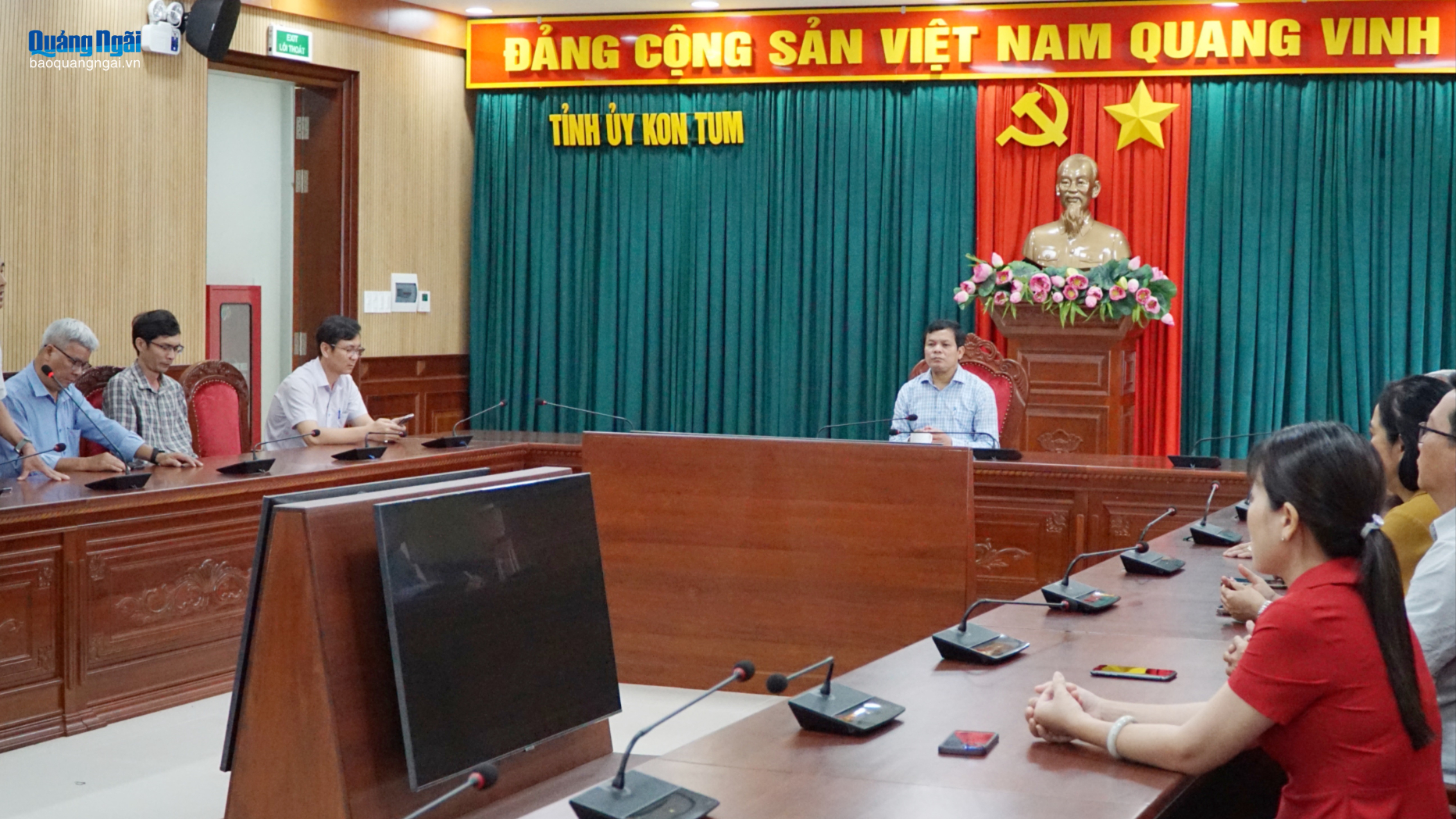 Chủ tịch HĐND tỉnh Nguyễn Đức Tuy làm việc với các cơ quan, đơn vị