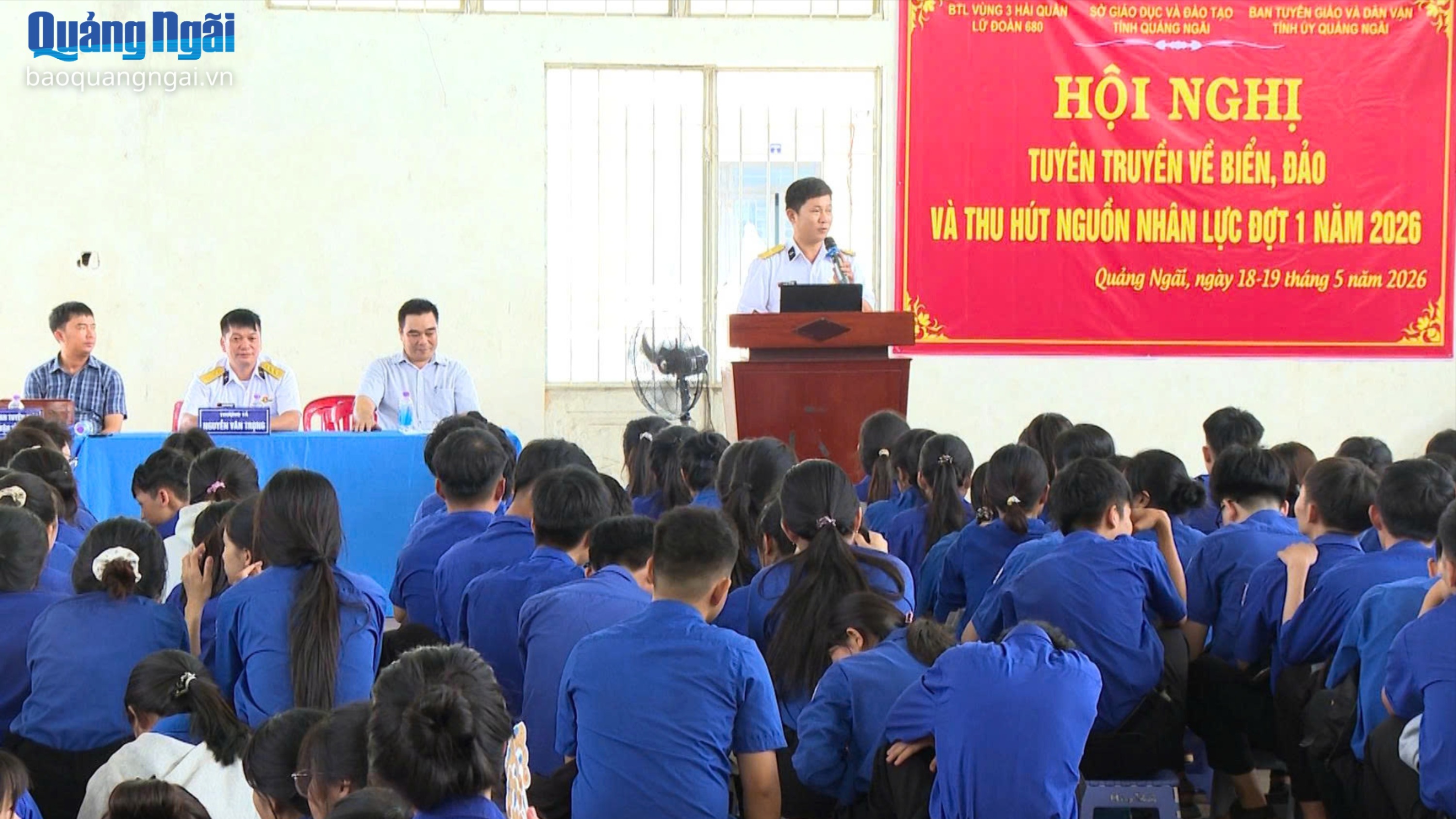 Bồi đắp tình yêu biển, đảo cho học sinh
