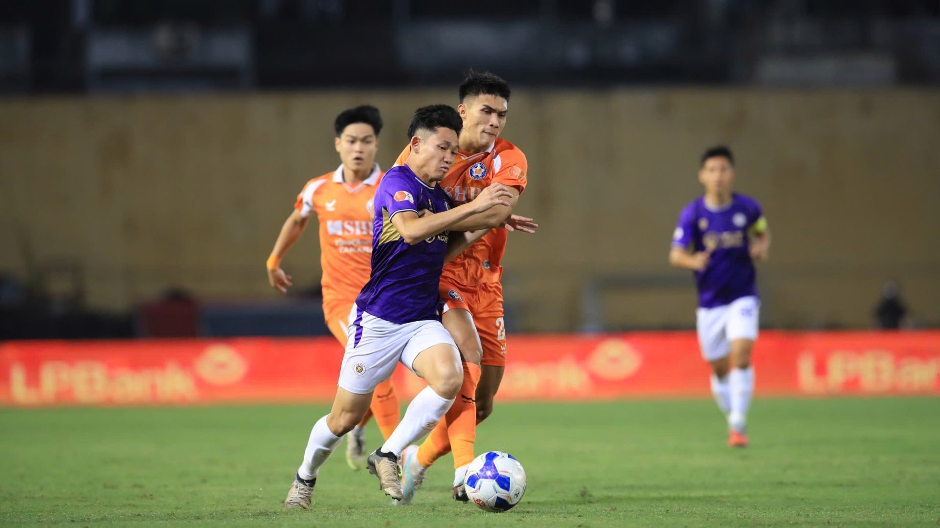 Vòng 21 V-League 2025 - 2026: Câu lạc bộ Hà Nội vào tốp 3
