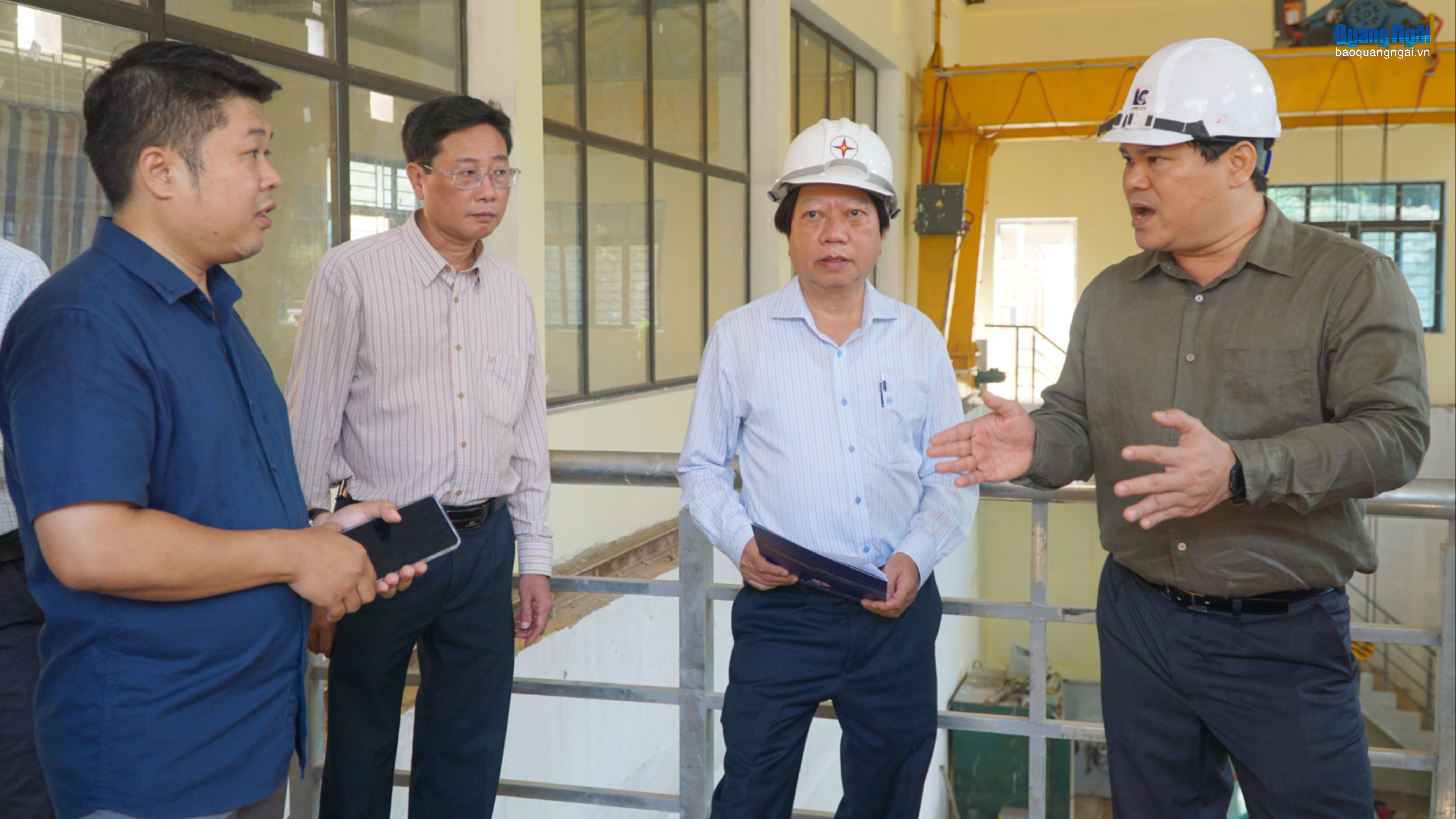 Phó Chủ tịch UBND tỉnh Trần Phước Hiền kiểm tra một số dự án năng lượng phía tây tỉnh