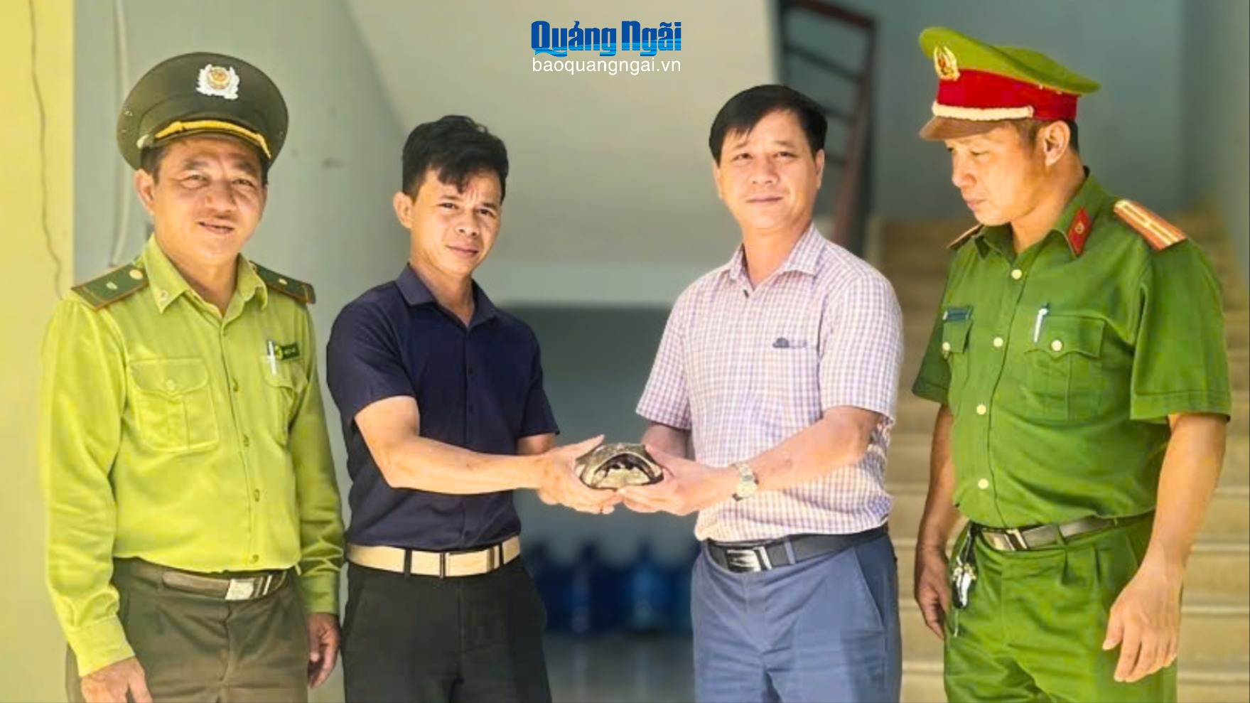 Người dân tự giác giao nộp động vật hoang dã quý hiếm