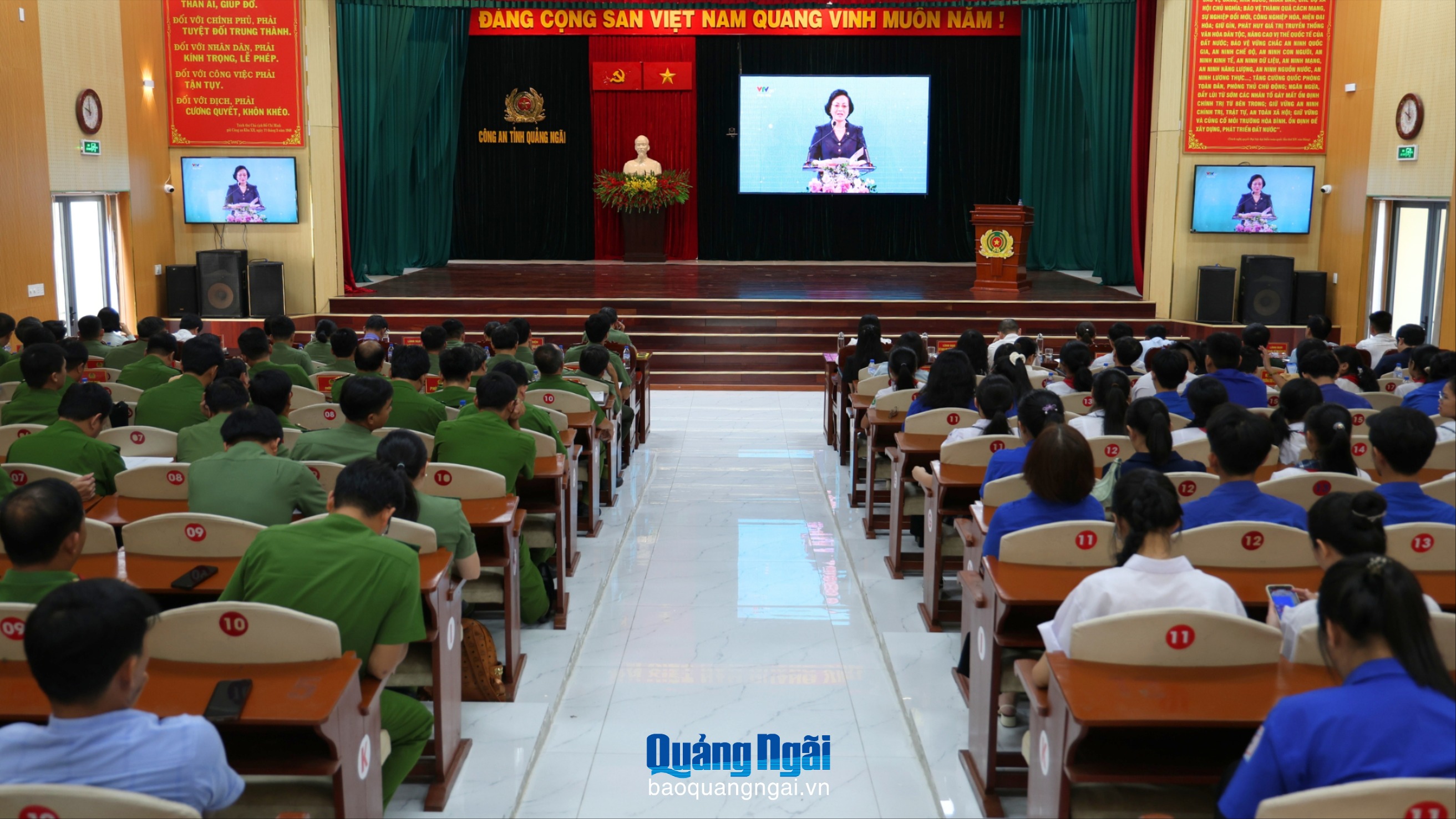 Hỗ trợ trẻ em phát triển an toàn trên môi trường mạng