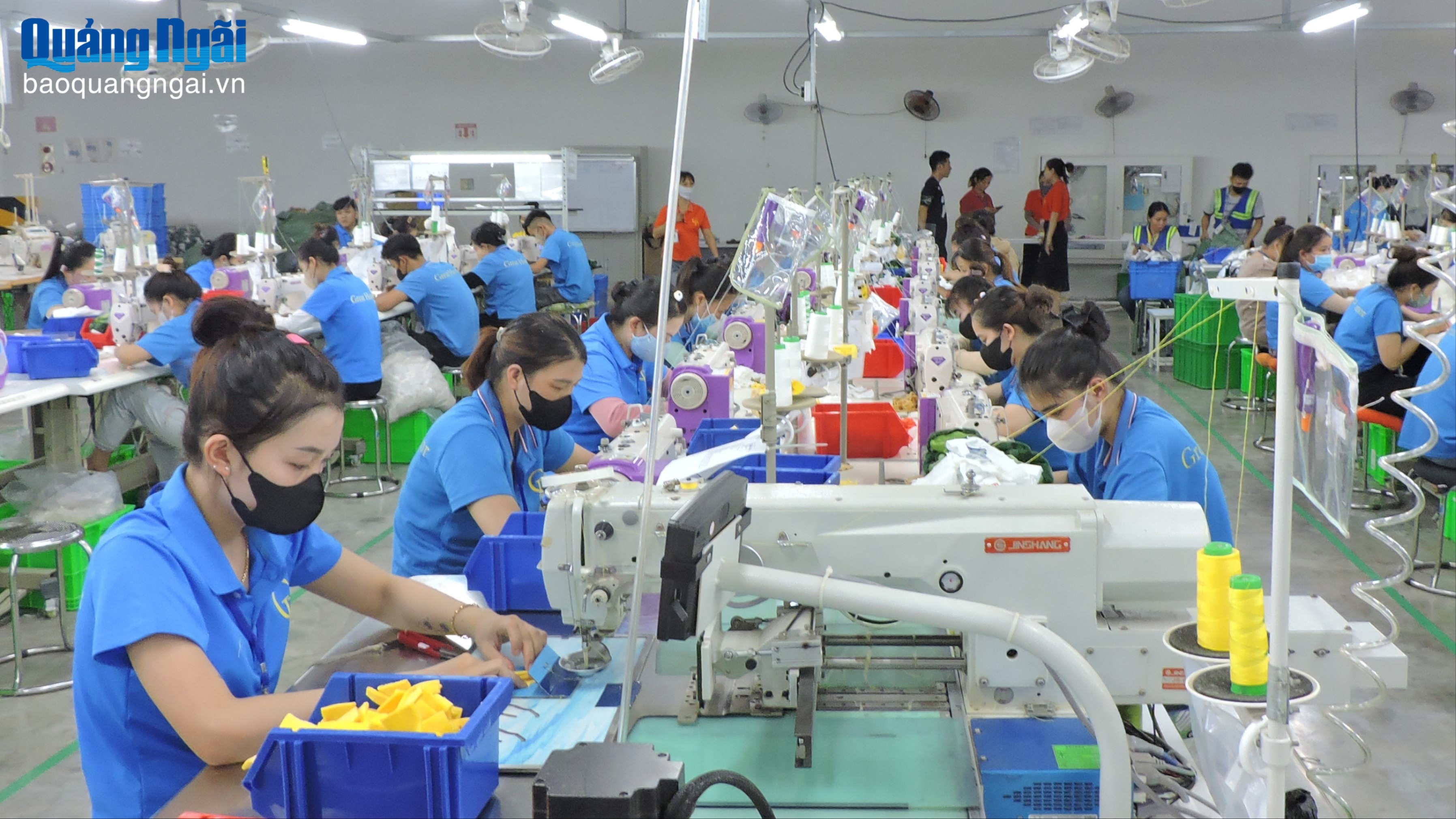 Phát động thi đua, phấn đấu tăng trưởng kinh tế từ 10%/năm trở lên