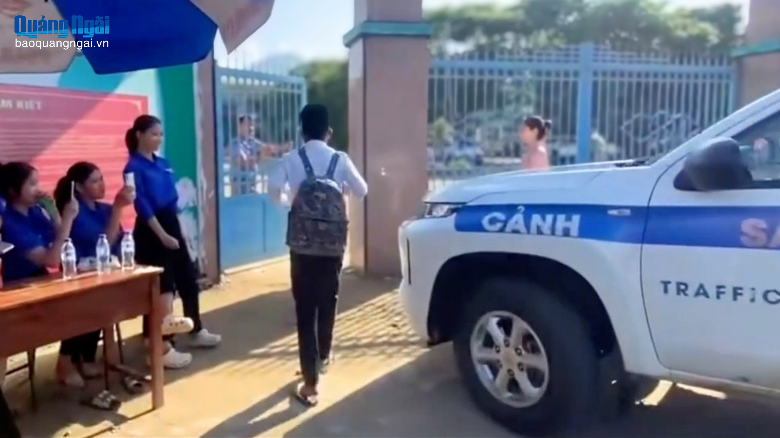 Kịp thời hỗ trợ thí sinh vùng cao đến điểm thi đúng giờ