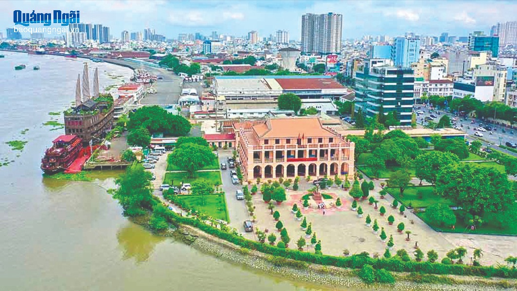 Chủ tịch Hồ Chí Minh với hành trình tìm đường cứu nước