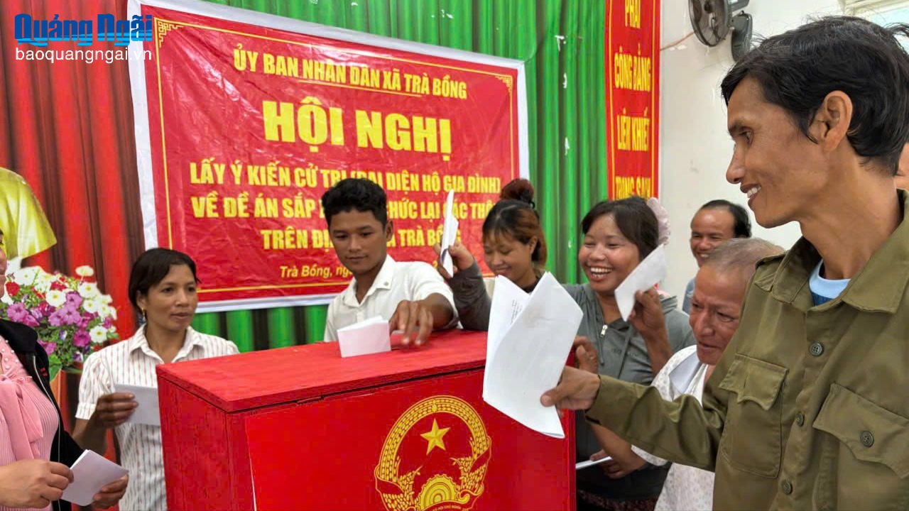 Phản bác luận điệu xuyên tạc về sắp xếp thôn, tổ dân phố