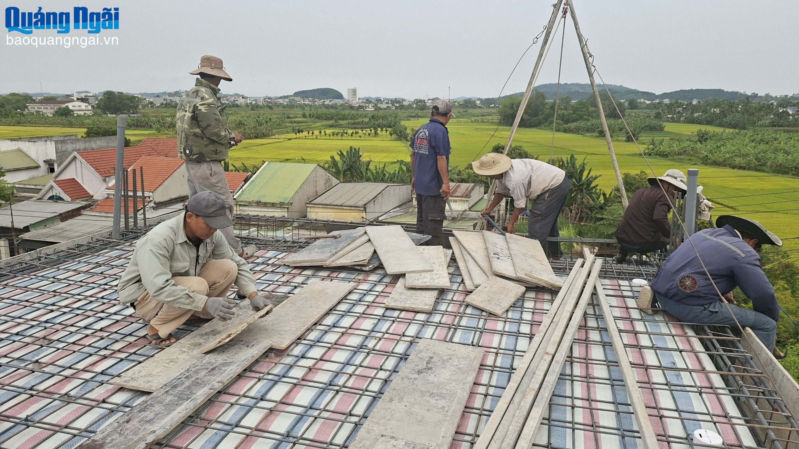 Nhọc nhằn nghề thợ xây