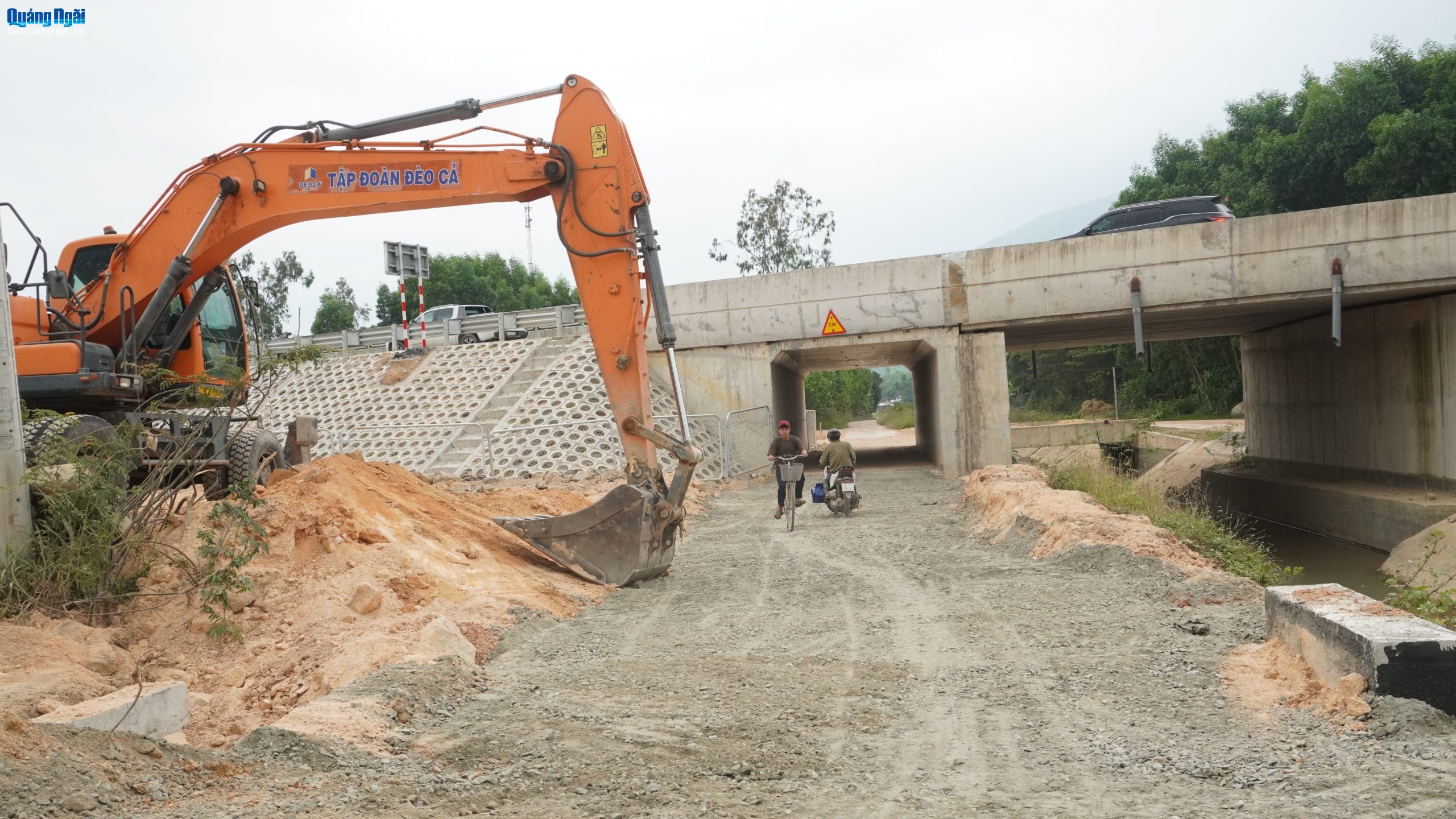 Khẩn trương hoàn trả đường mượn thi công cao tốc