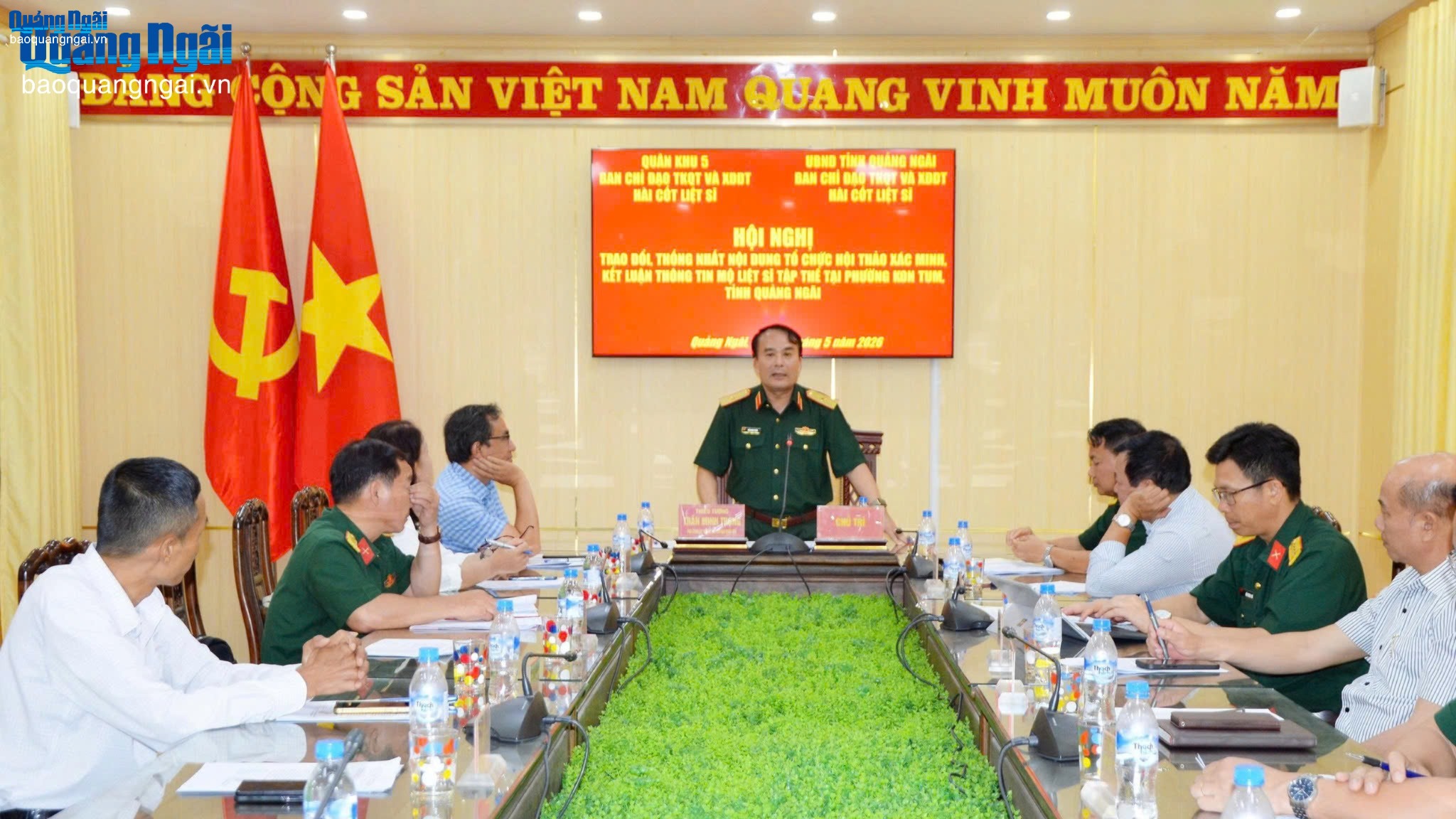 Bàn phương án tổ chức hội thảo xác minh mộ liệt sĩ tập thể