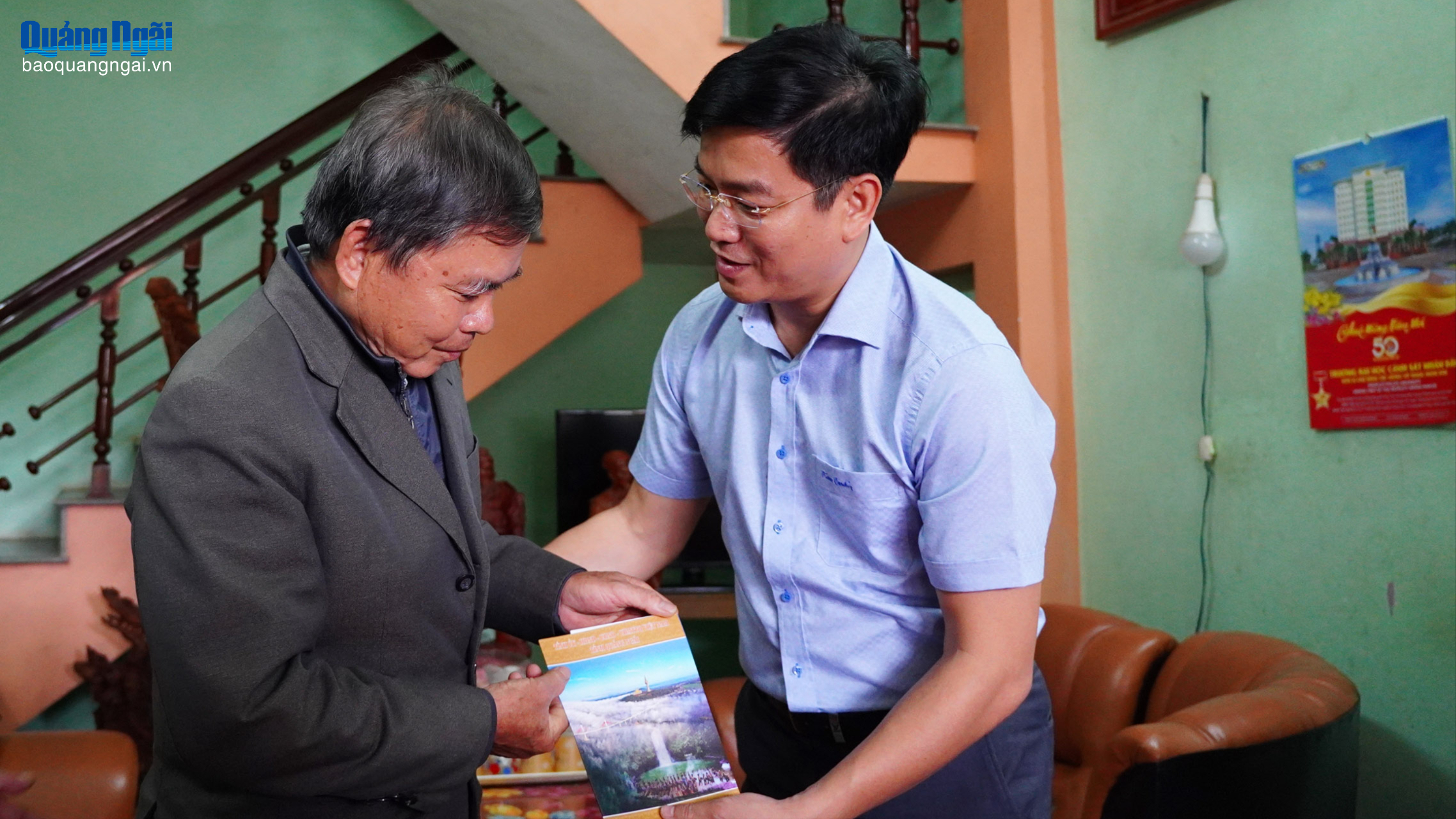 Phó Chủ tịch UBND tỉnh Đỗ Tâm Hiển thăm, chúc Tết các thương binh ở xã Trà Bồng