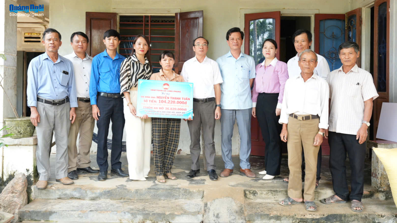 Trao hơn 100 triệu đồng hỗ trợ gia đình đặc biệt khó khăn