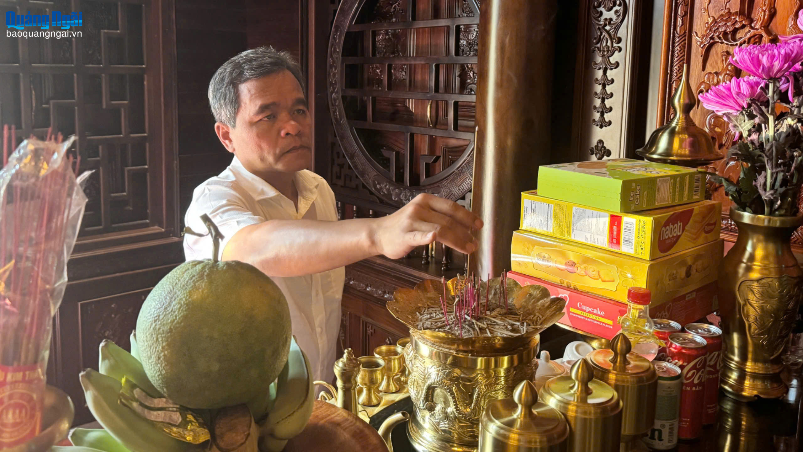 Bí thư Tỉnh ủy Hồ Văn Niên dâng hương tại Di tích lịch sử cách mạng Chiến thắng Kon Braih