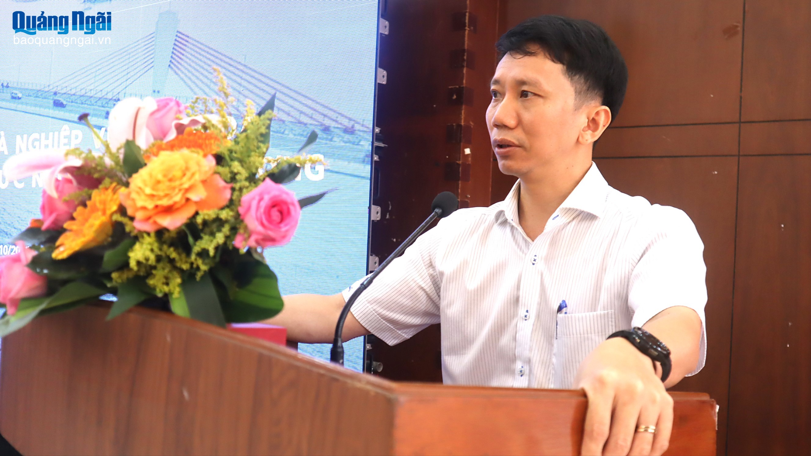 Cập nhật kiến thức và nghiệp vụ đối ngoại