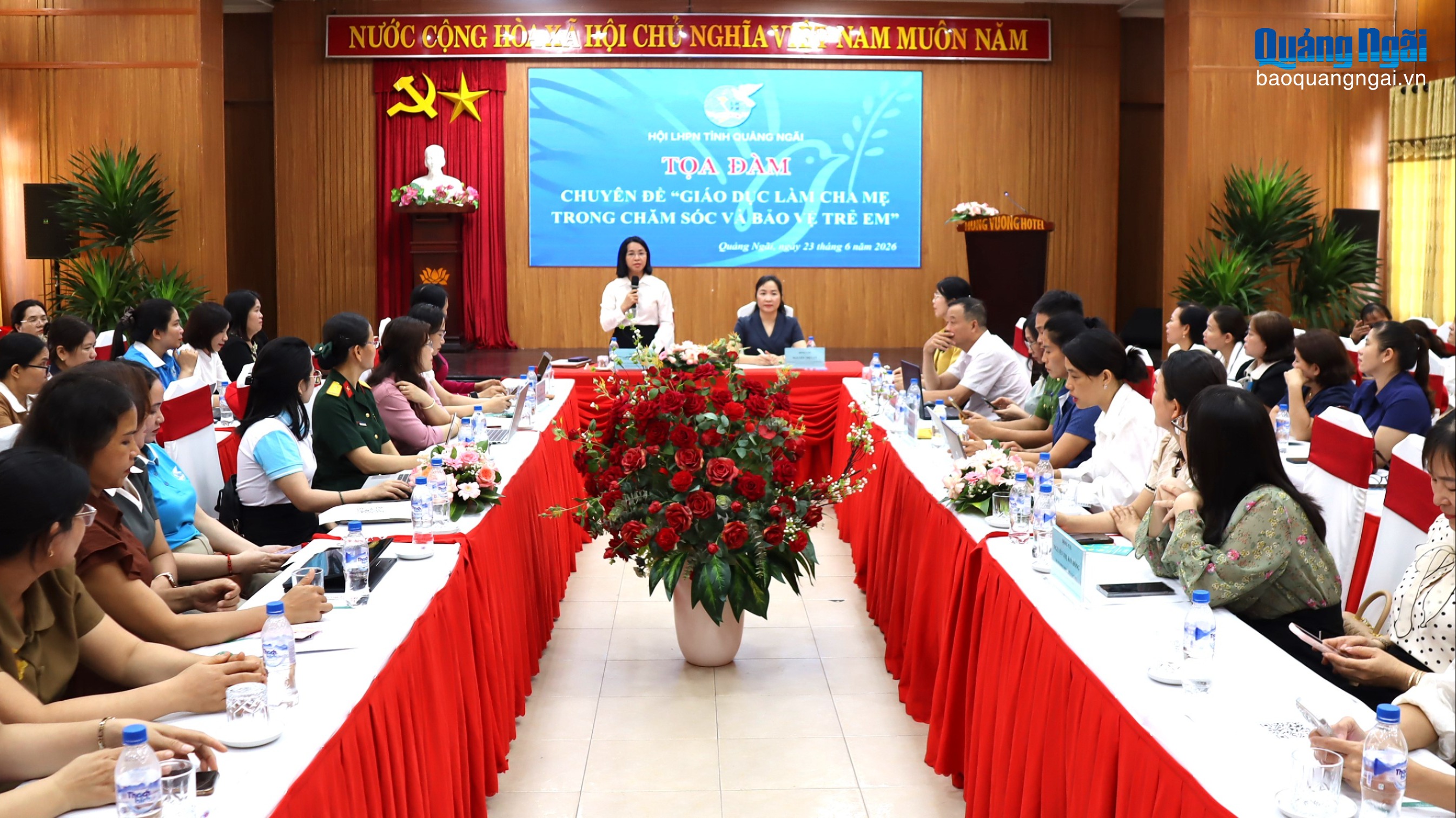 Giáo dục làm cha mẹ vì sự phát triển của trẻ em