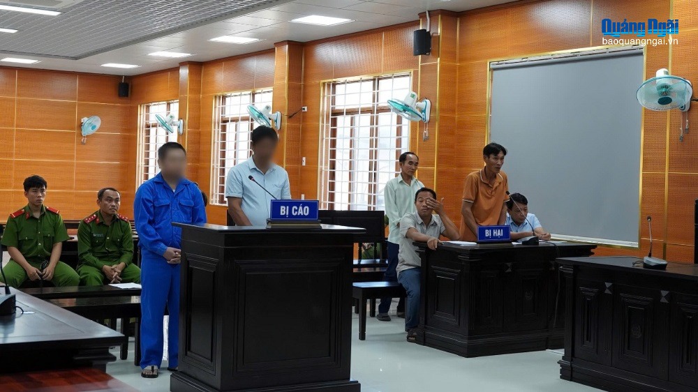 Hai đối tượng lĩnh án vì lừa người dân chiếm đoạt tiền