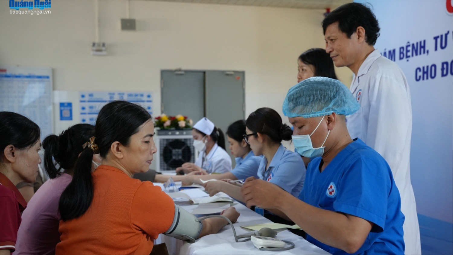 Khám bệnh, tư vấn sức khỏe, cấp thuốc miễn phí cho đoàn viên, người lao động