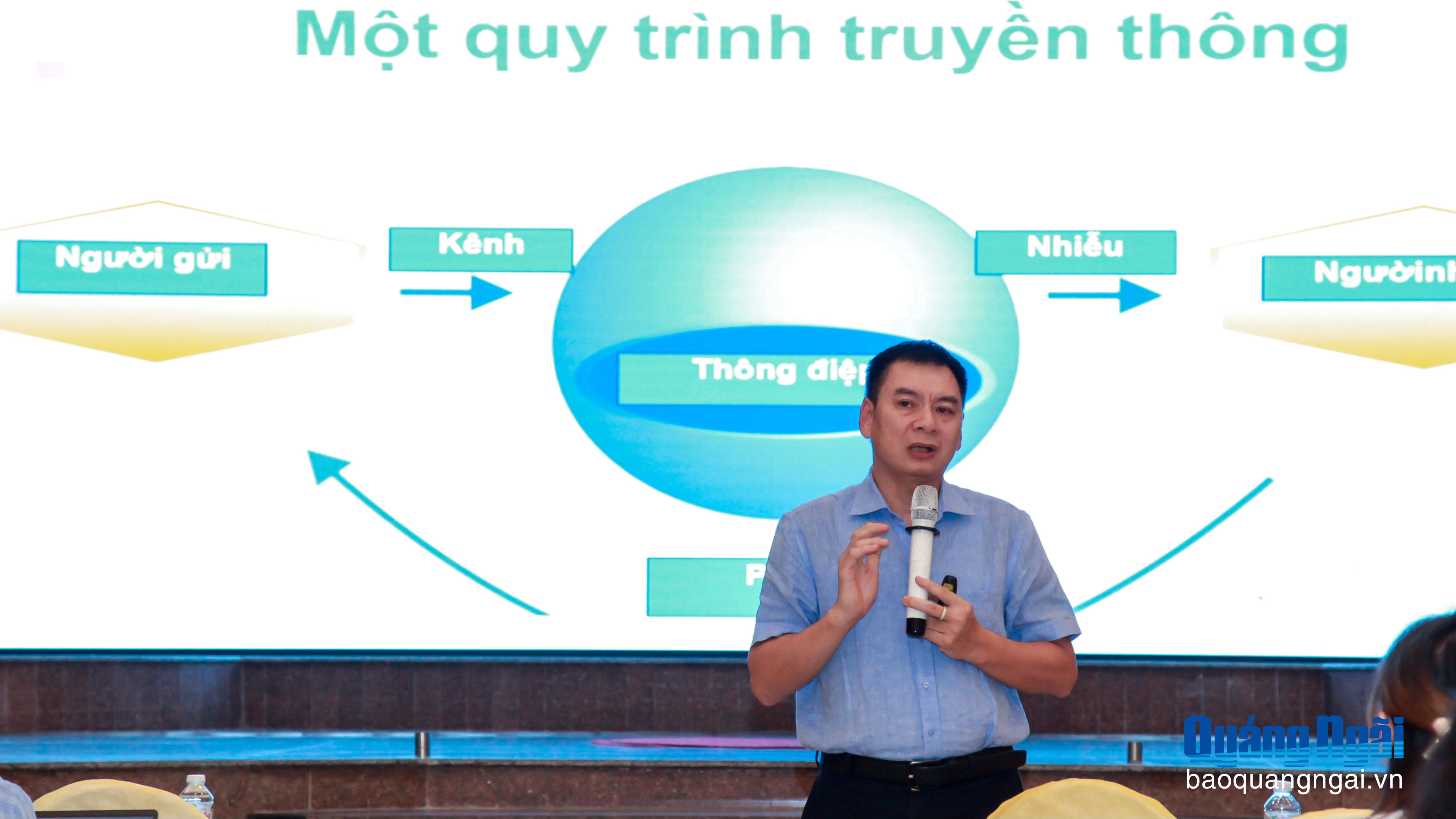 Bồi dưỡng nghiệp vụ công tác thông tin và truyền thông cơ sở