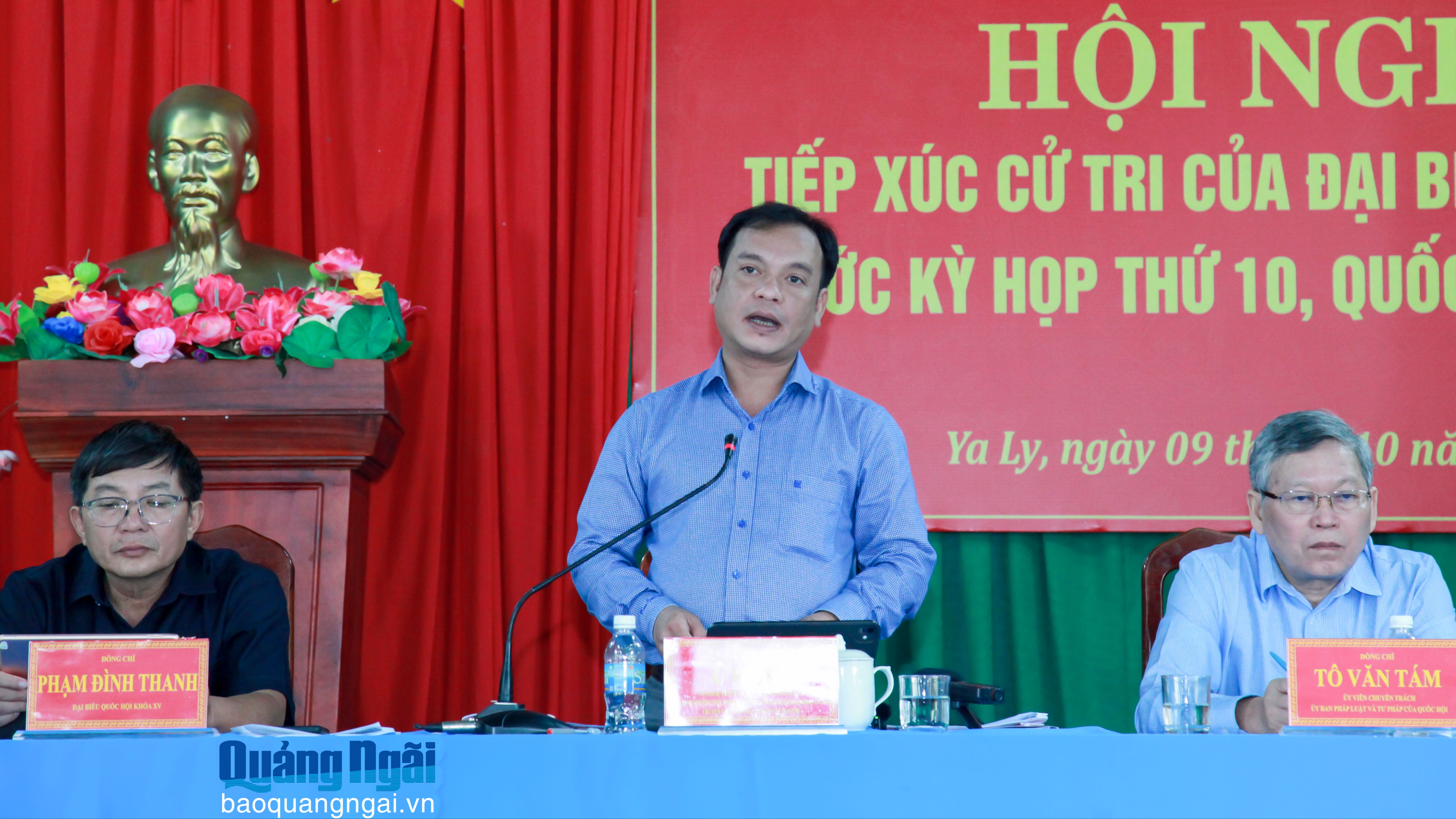 Phó Bí thư Thường trực Tỉnh ủy, Trưởng đoàn Đại biểu Quốc hội tỉnh U Huấn tiếp xúc cử tri xã Ya Ly