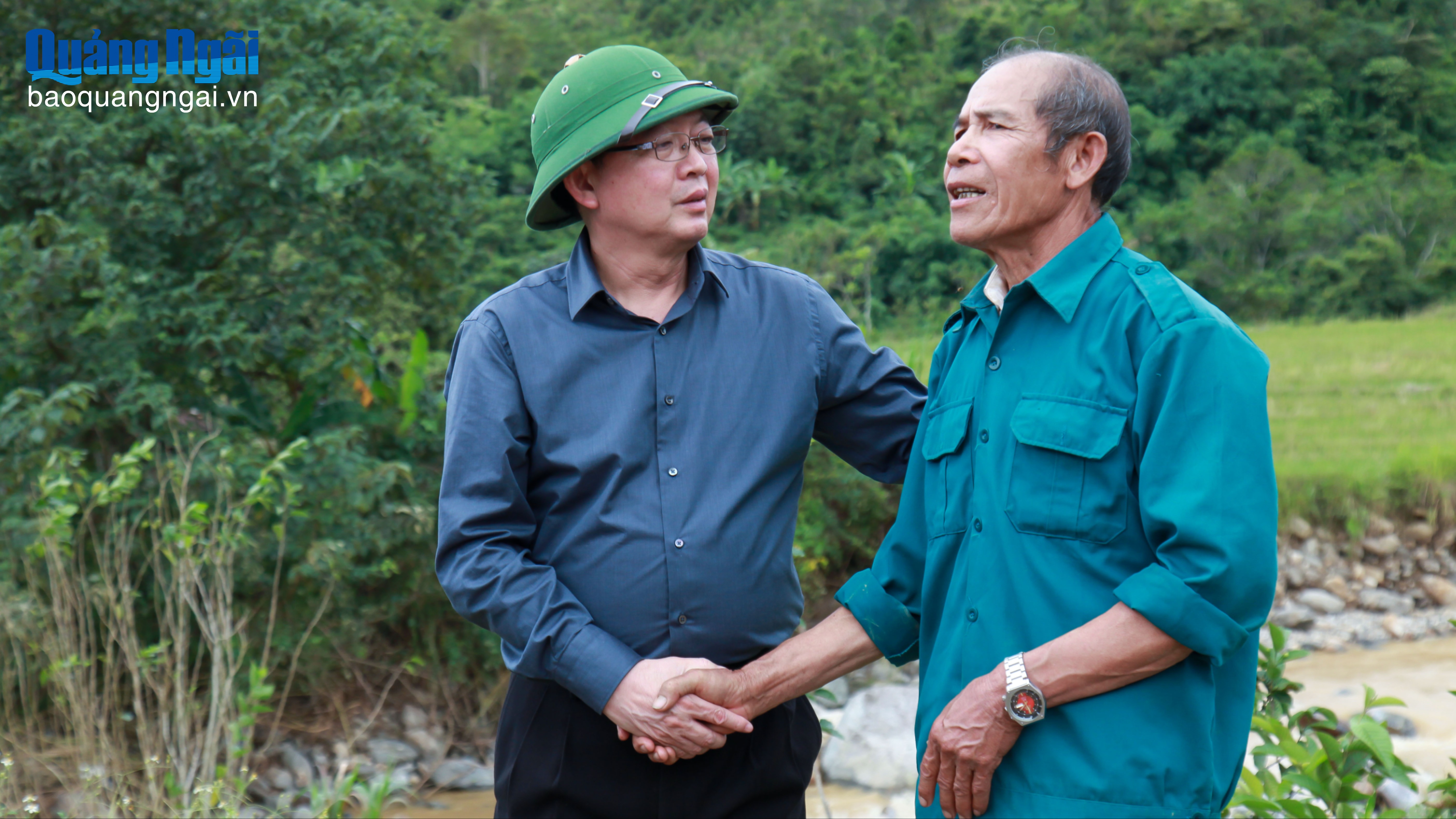 Nghĩa tình nơi vùng lũ Ngọc Linh