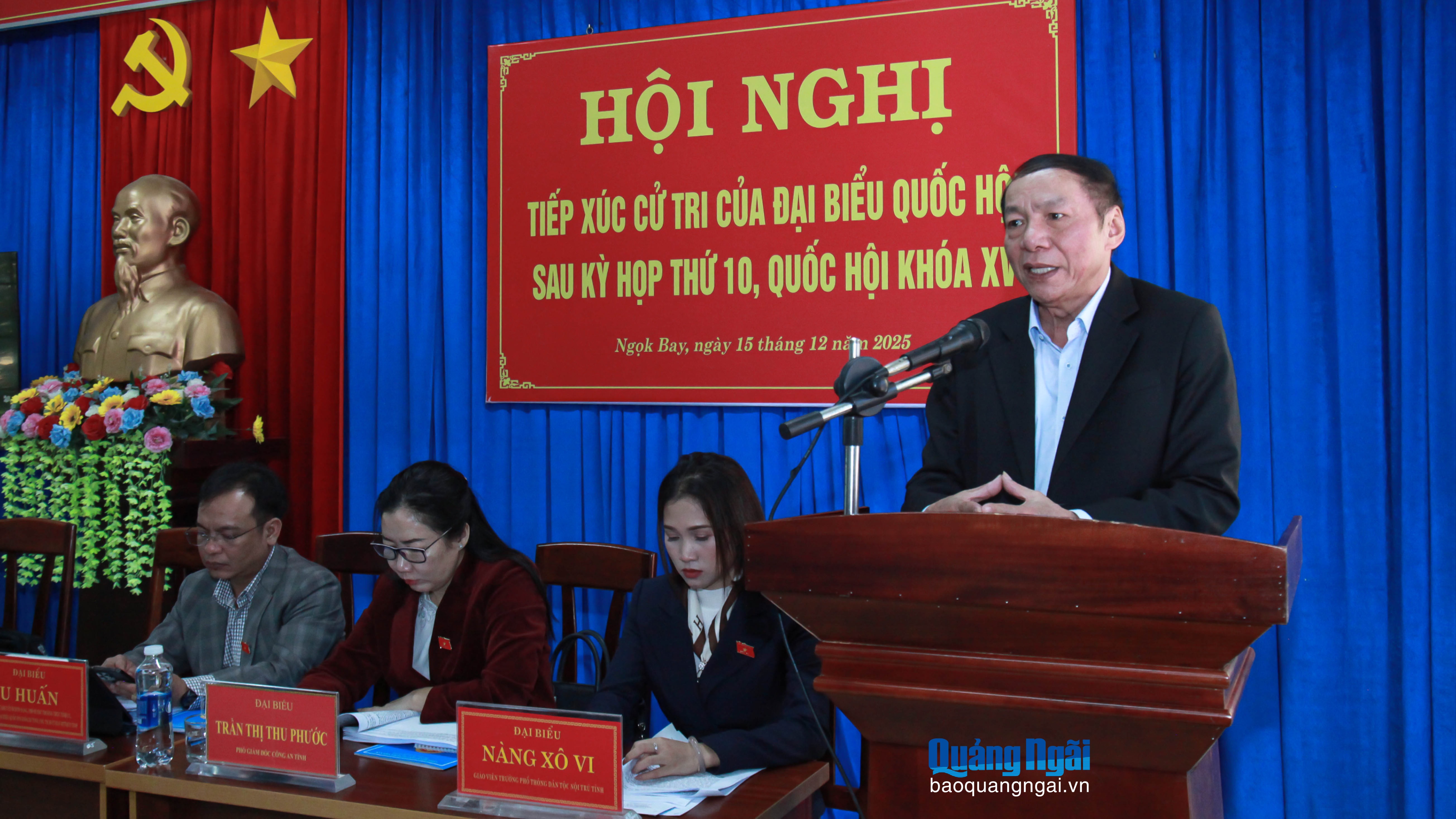 Bộ trưởng Bộ VH-TT&DL Nguyễn Văn Hùng tiếp xúc cử tri xã Ngọk Bay