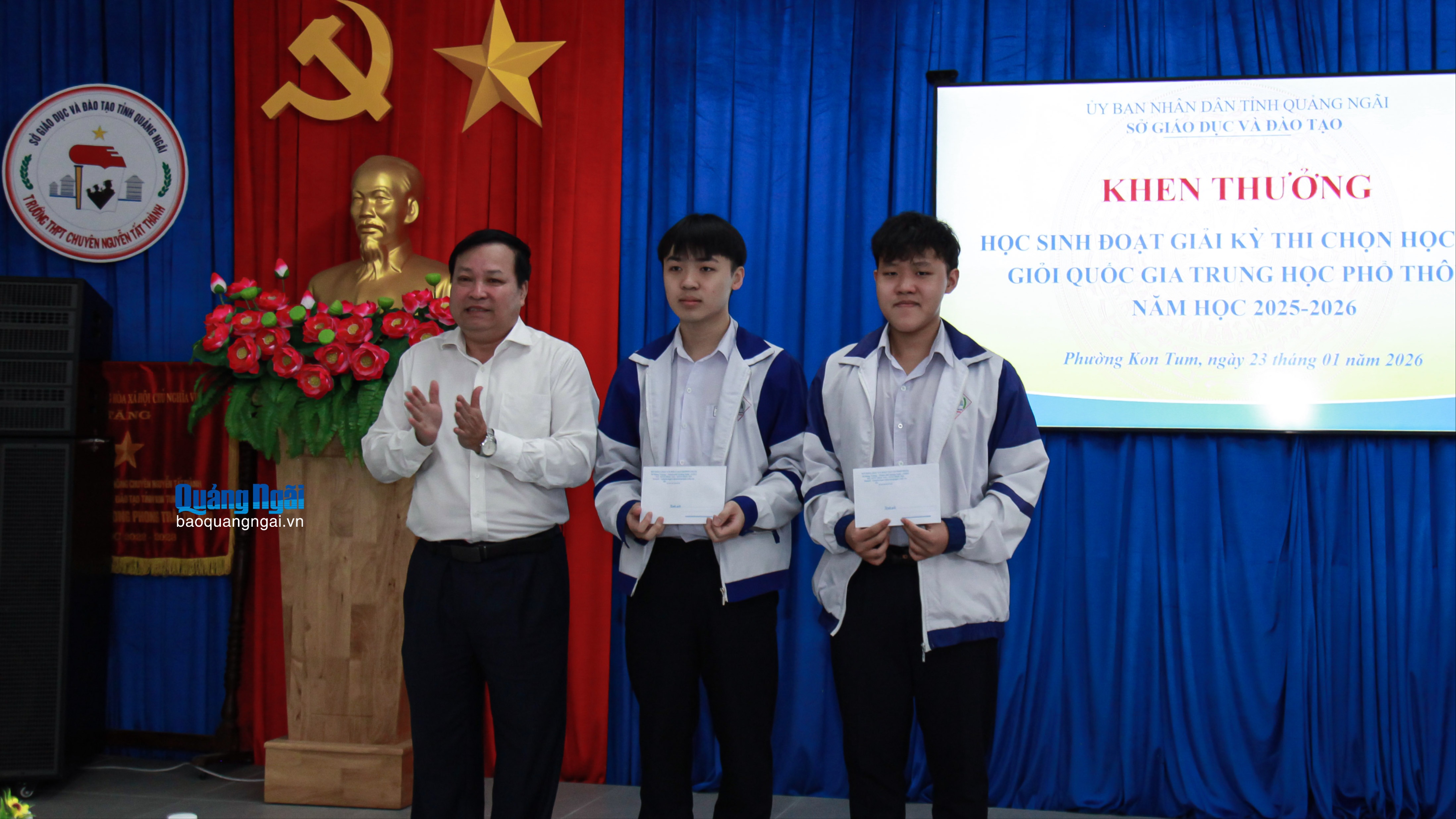 Khen thưởng cho 22 học sinh Trường THPT chuyên Nguyễn Tất Thành đoạt giải quốc gia