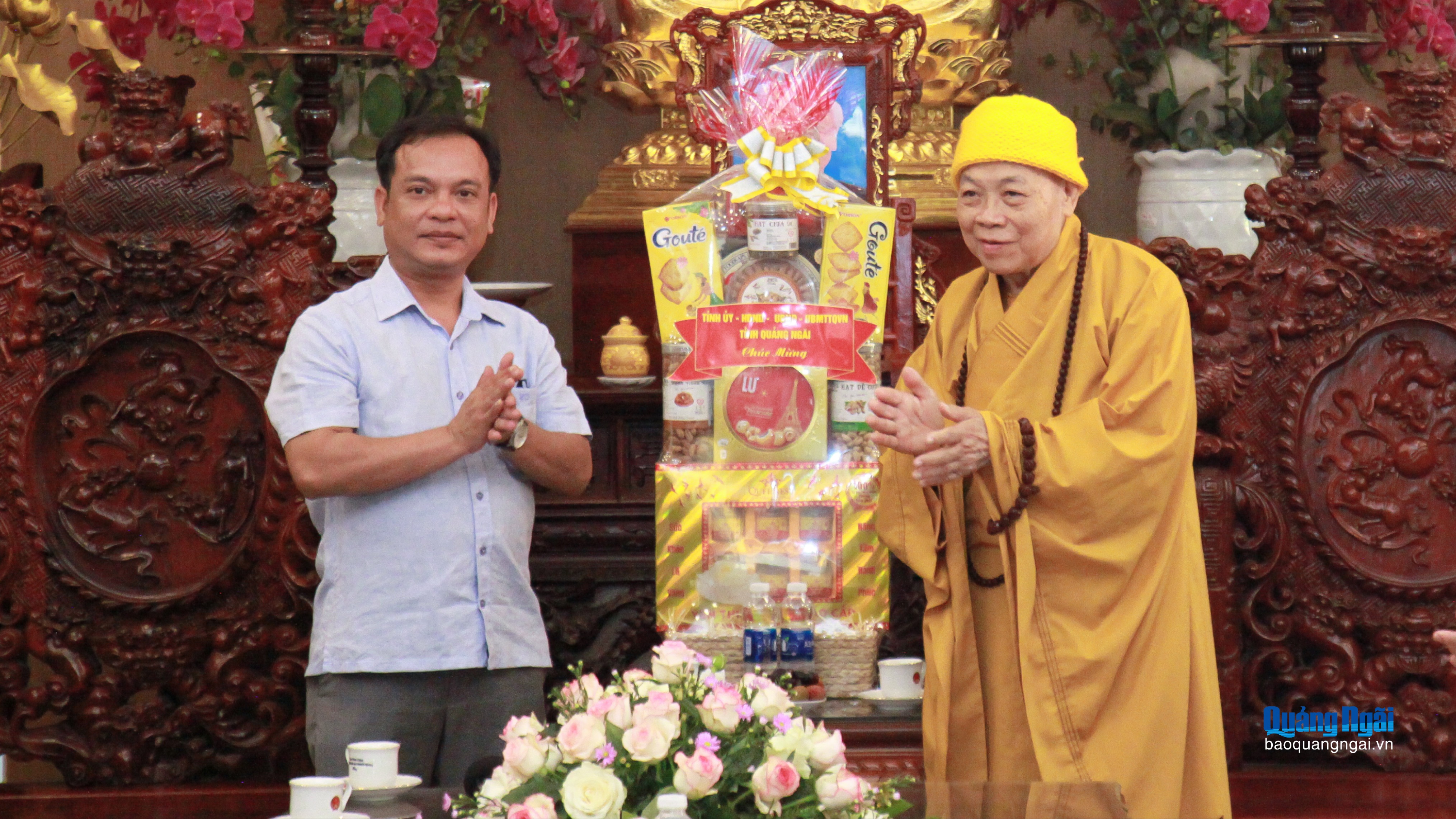 Phó Bí thư Thường trực Tỉnh ủy U Huấn thăm các cơ sở Phật giáo nhân dịp Đại lễ Phật đản