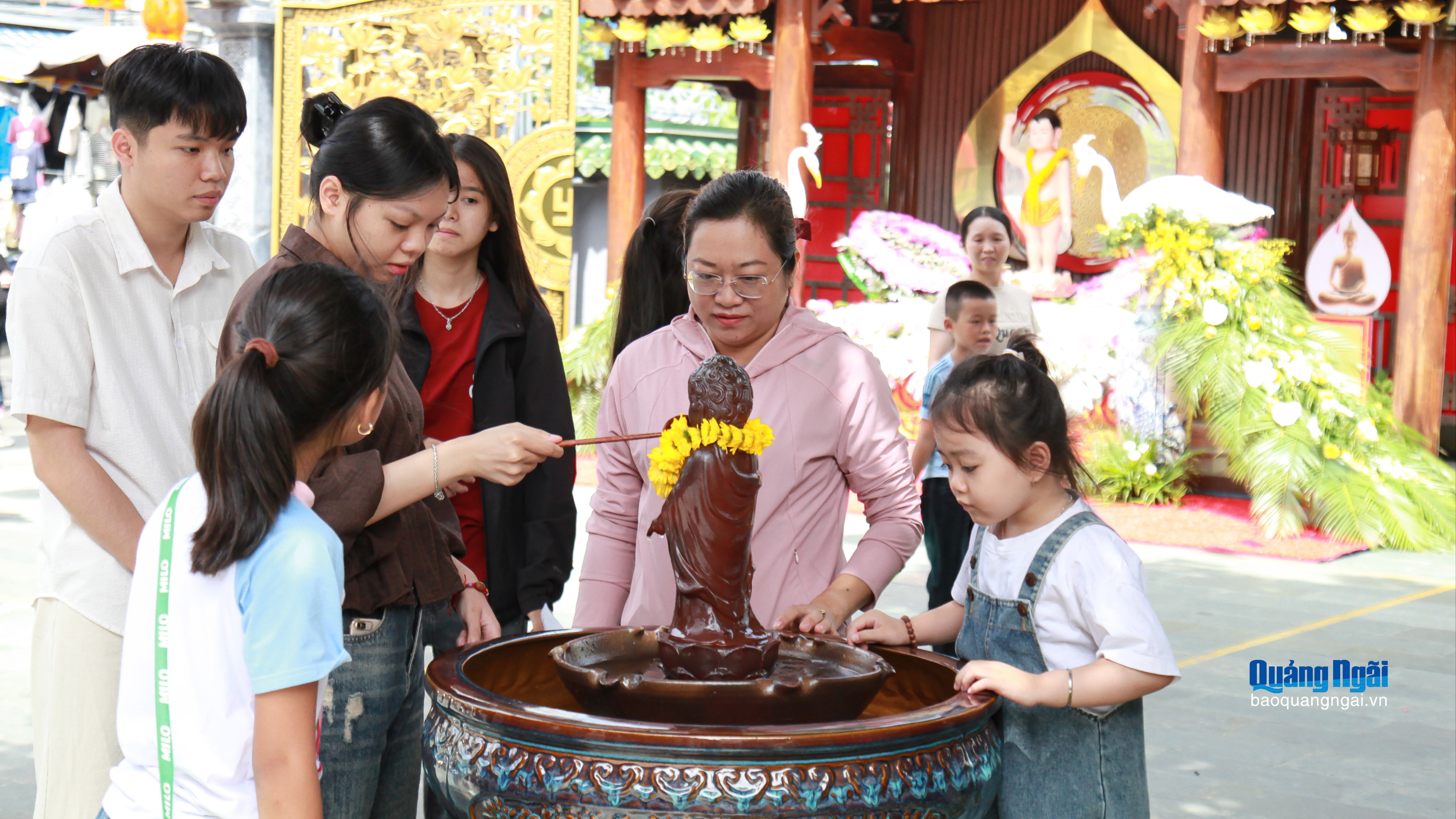 Hướng về mùa Phật đản an vui