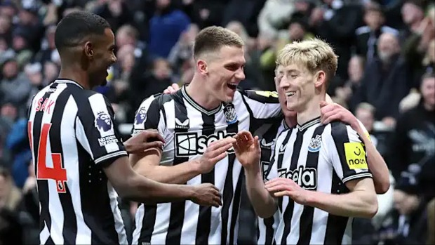 Bóng đá Anh lập kỷ lục 6 đội dự Champions League