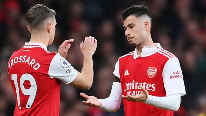 Pháo thủ rền vang