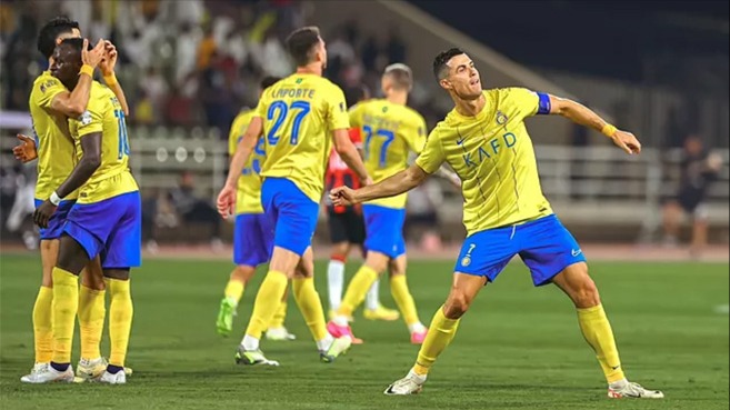 1 năm và 1.000 bàn thắng